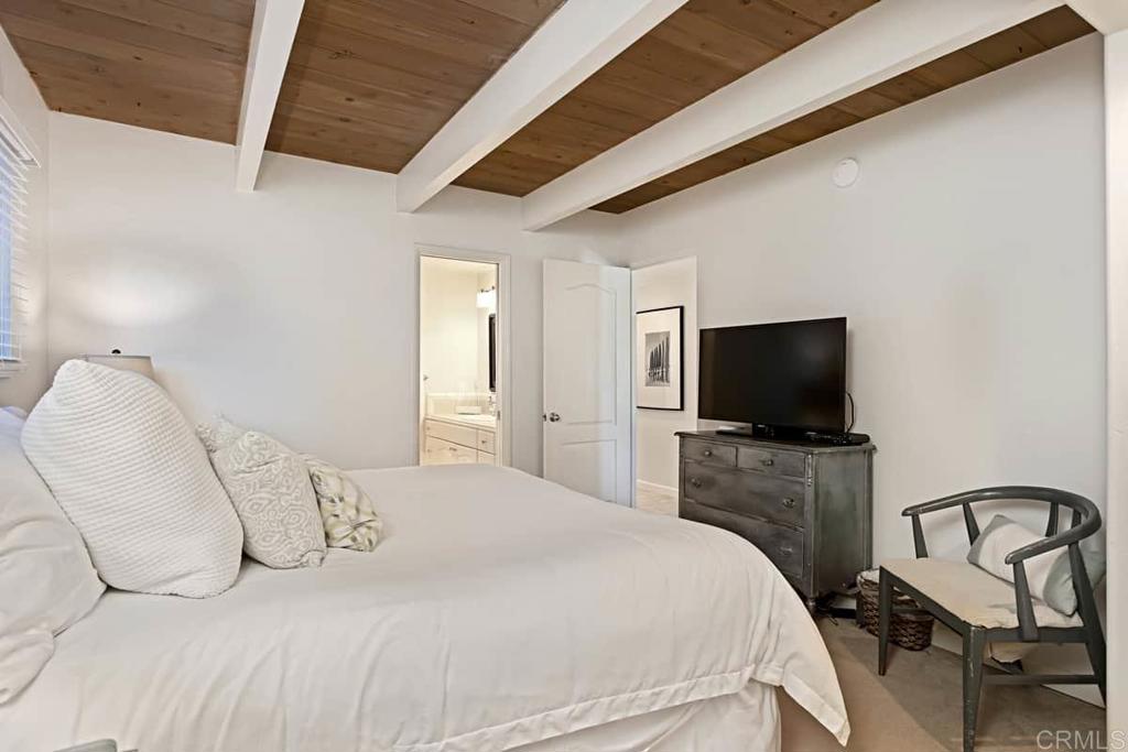 1817 19 Coast Boulevard