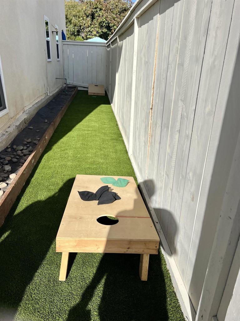 1817 19 Coast Boulevard