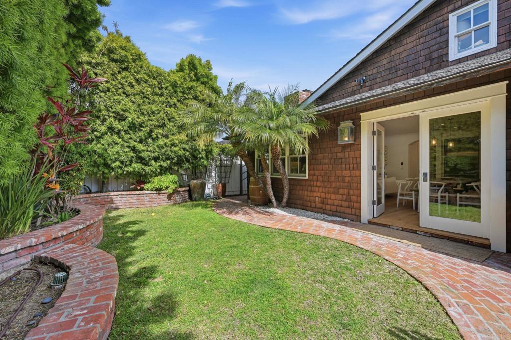 1820 Coast Boulevard