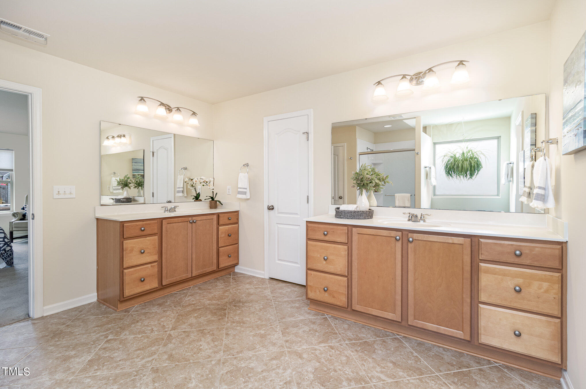 1216 Chimney Ridge Drive