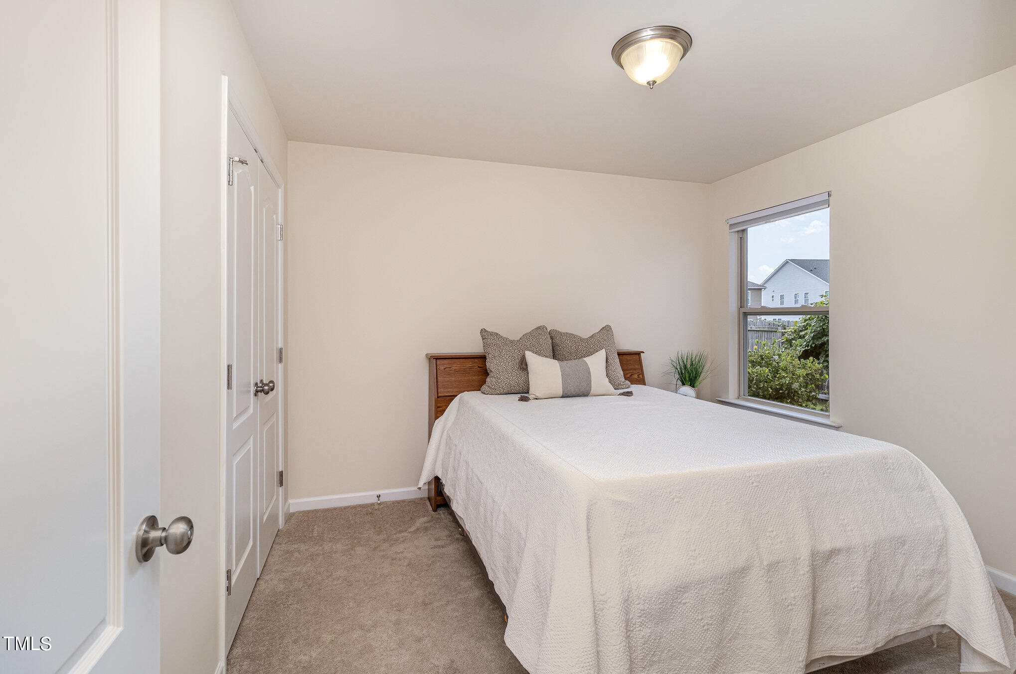 1216 Chimney Ridge Drive