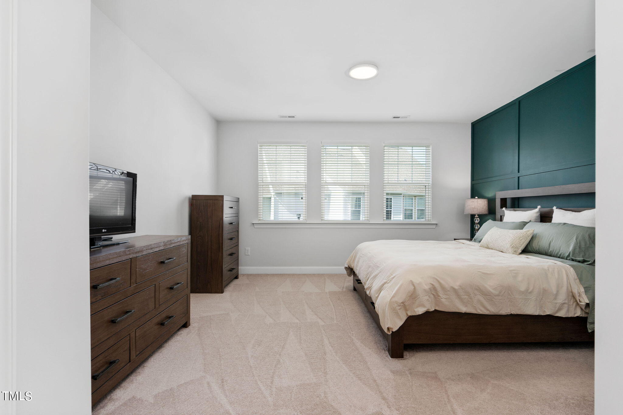 1319 White Beach Lane