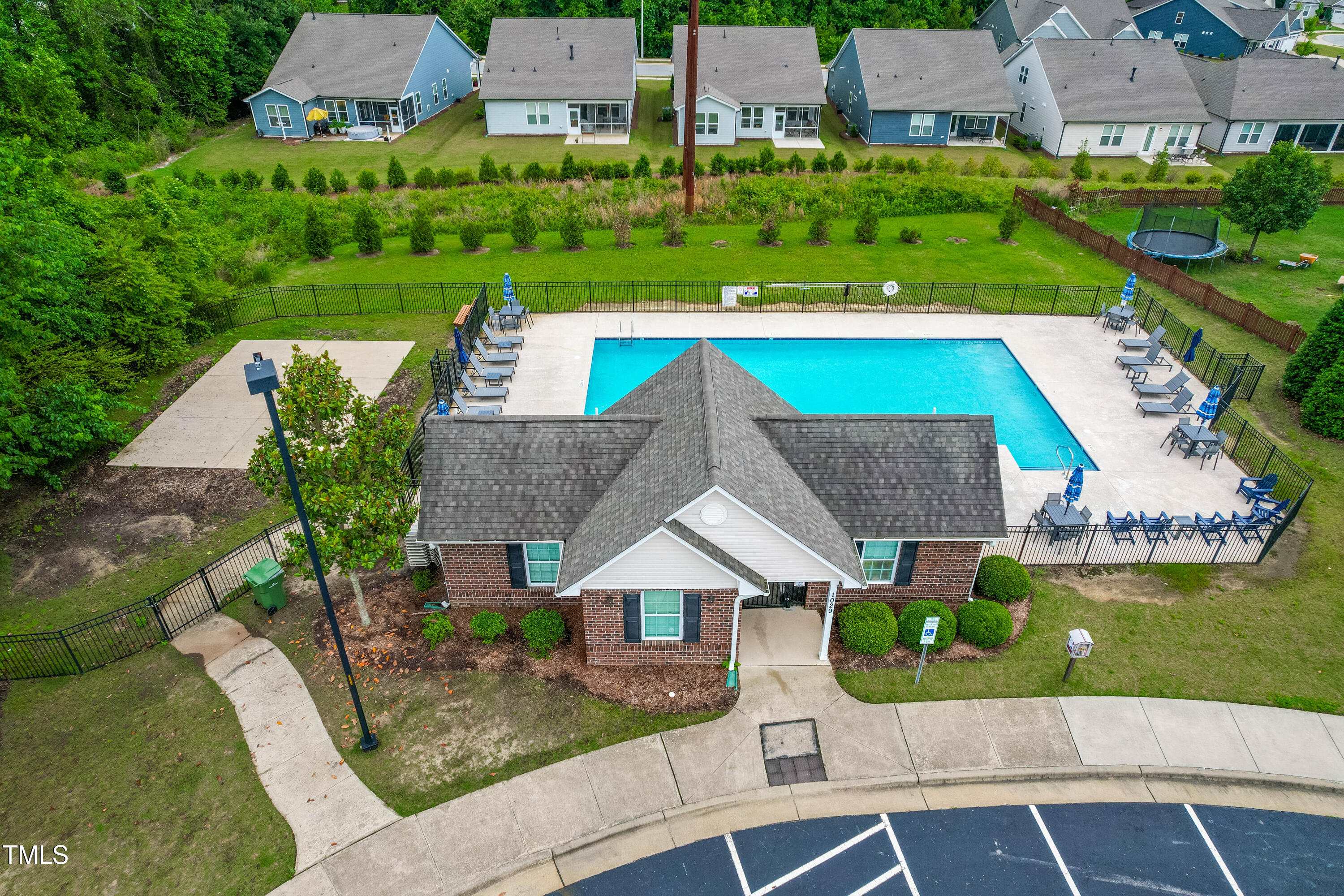 1400 Manley Court