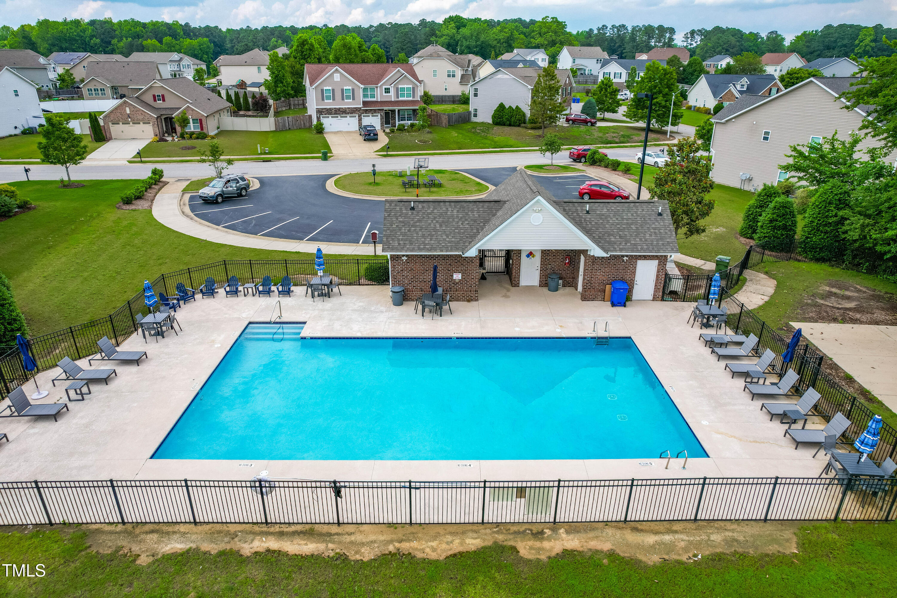 1400 Manley Court