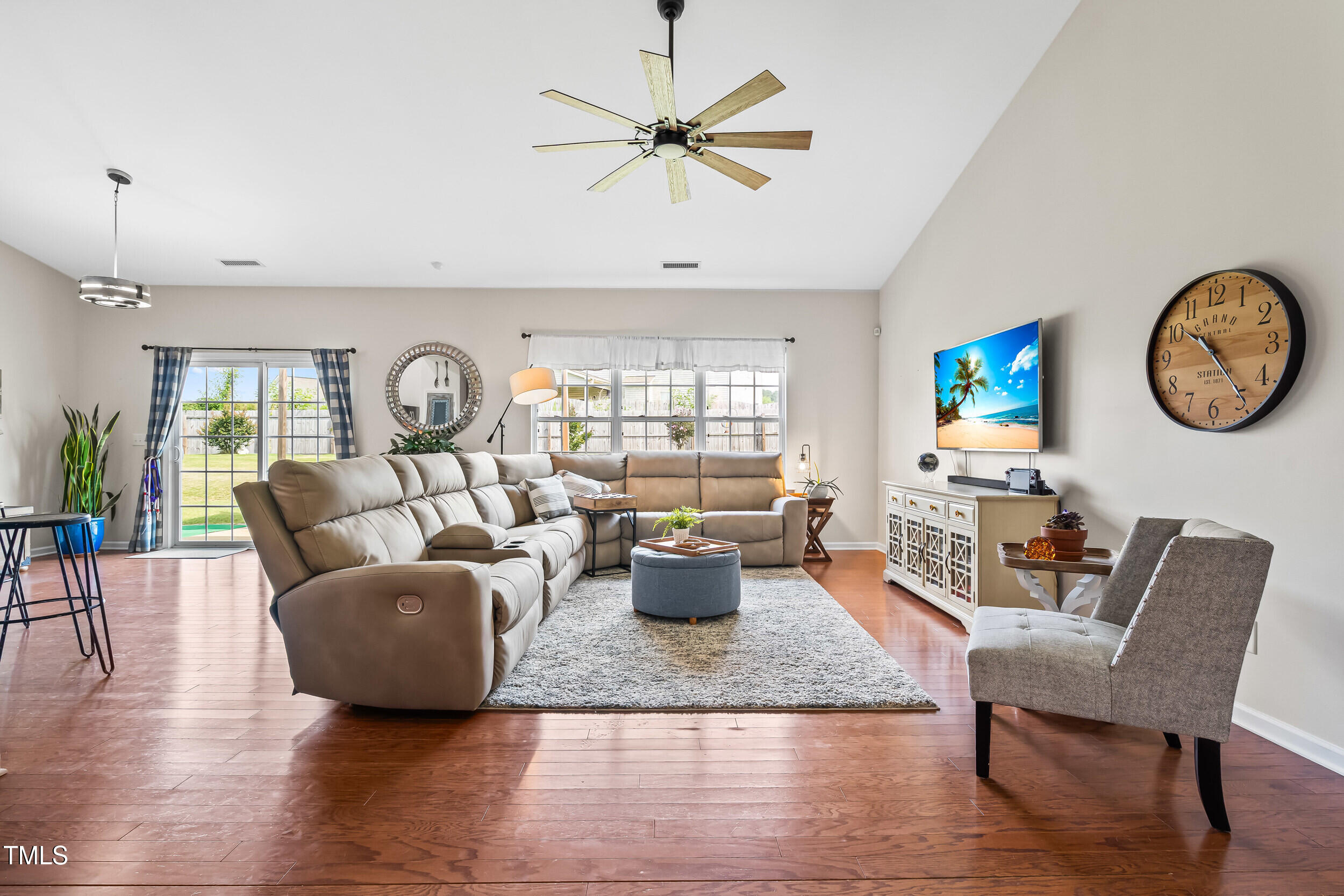 1400 Manley Court