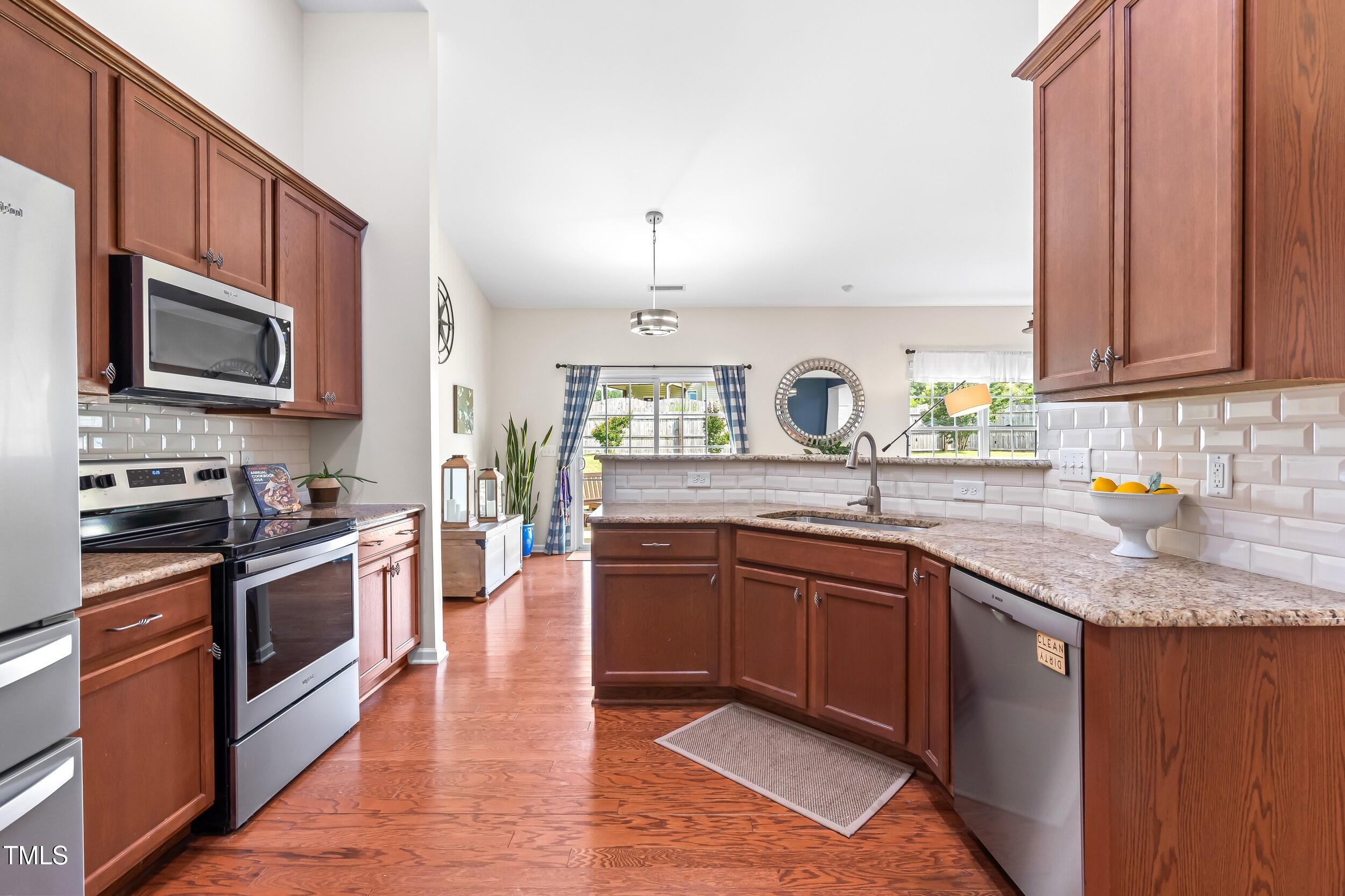 1400 Manley Court