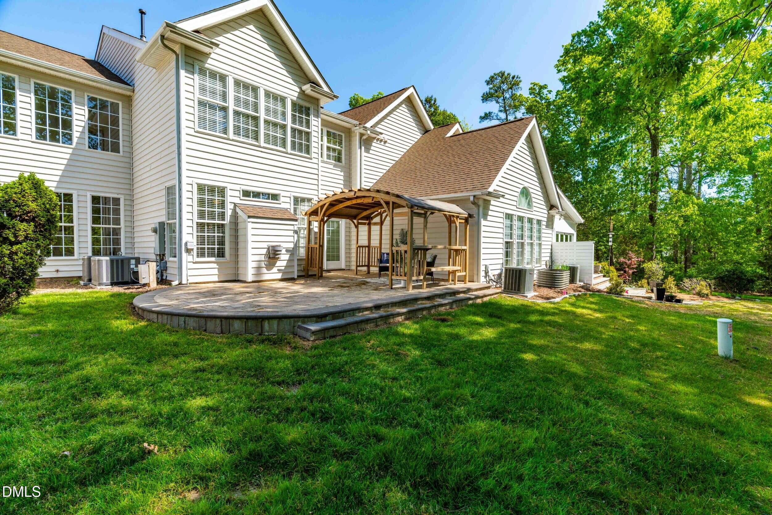 9113 White Eagle Court