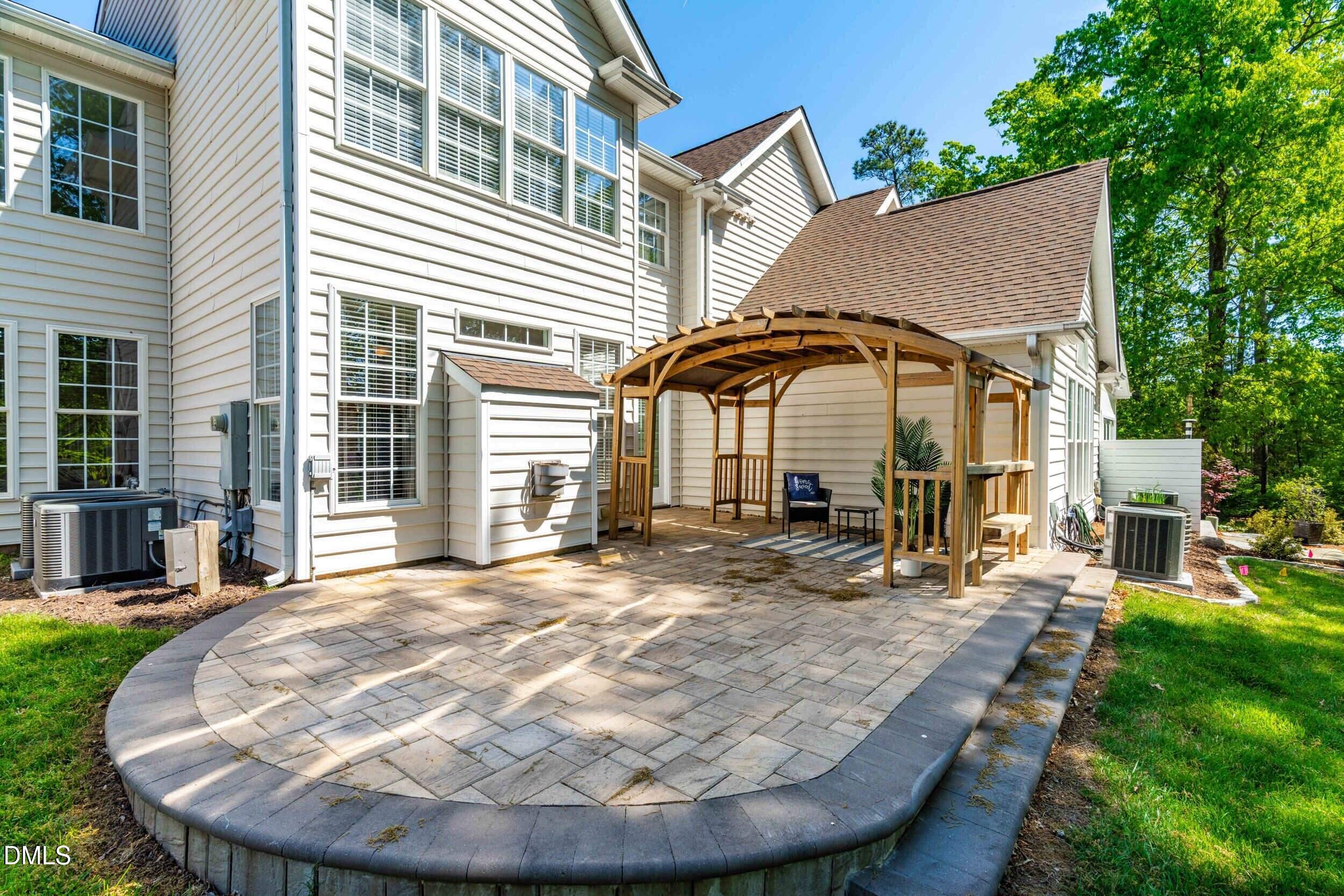 9113 White Eagle Court