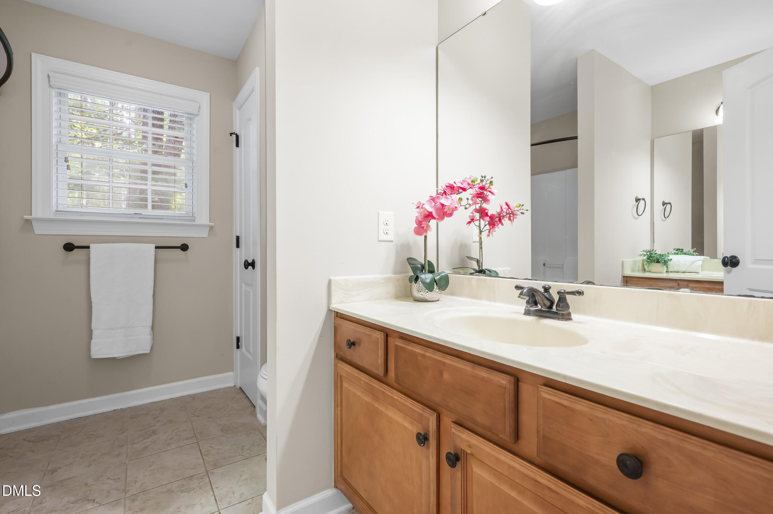 25 Chaucer Court E