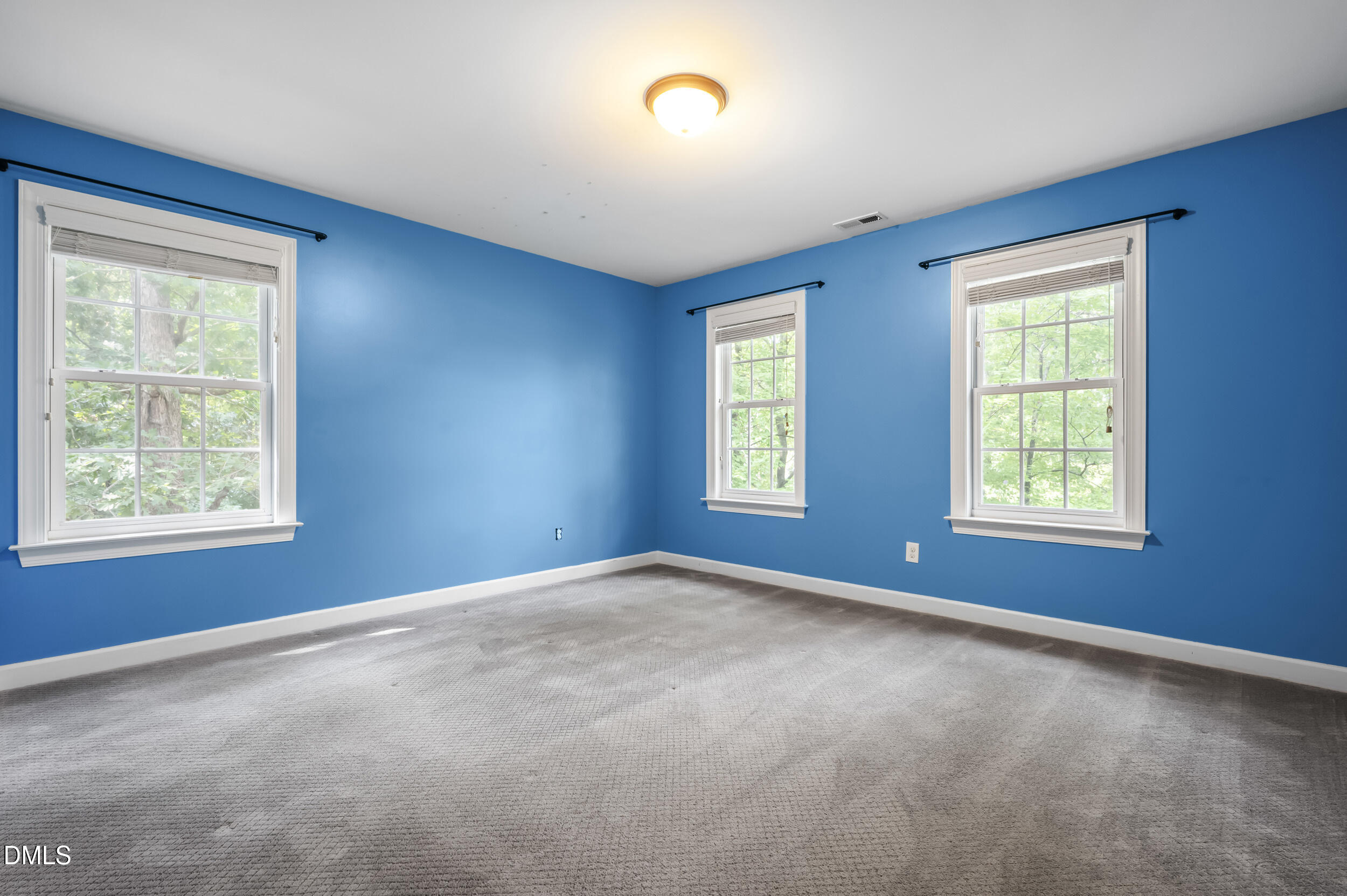 25 Chaucer Court E
