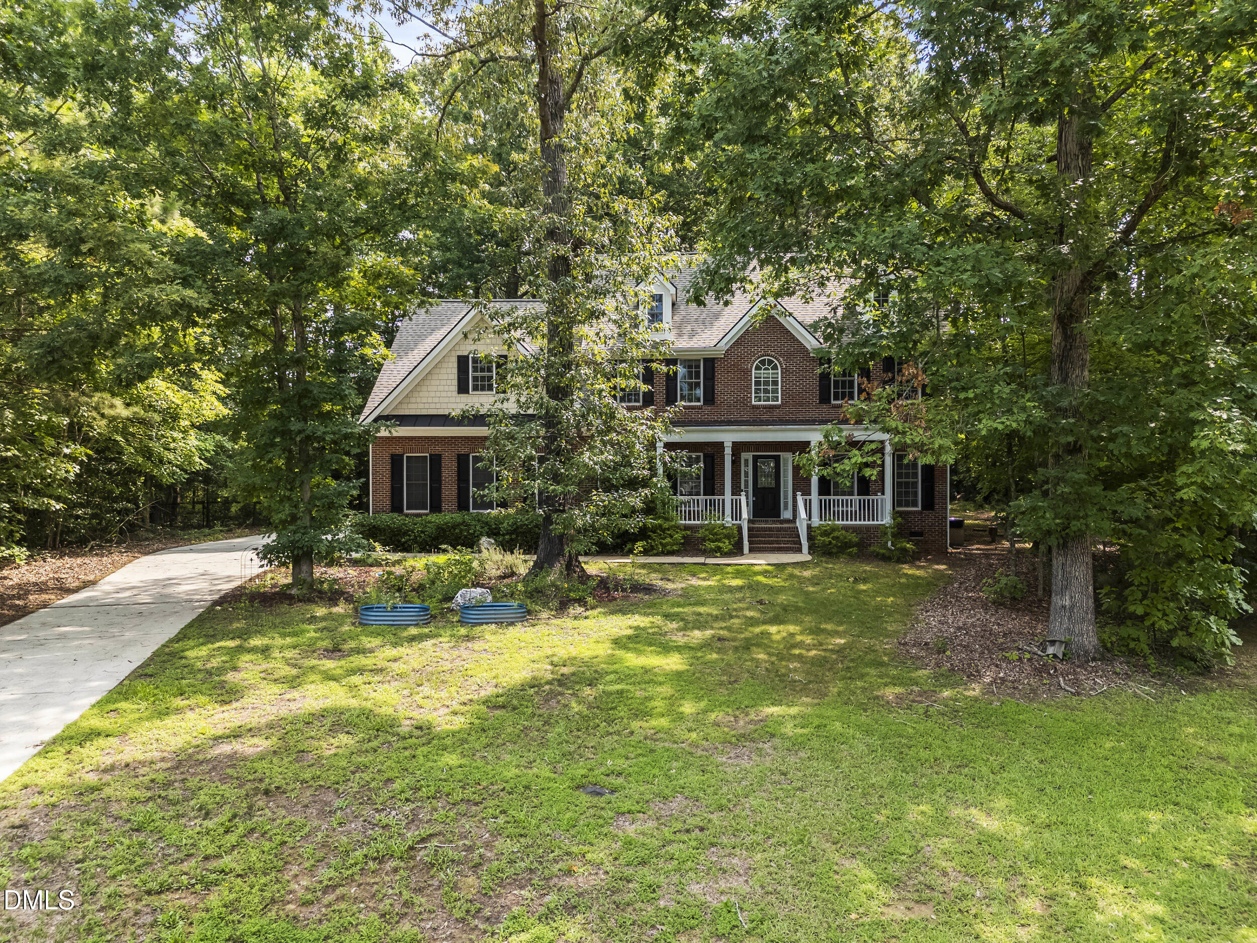 25 Chaucer Court E