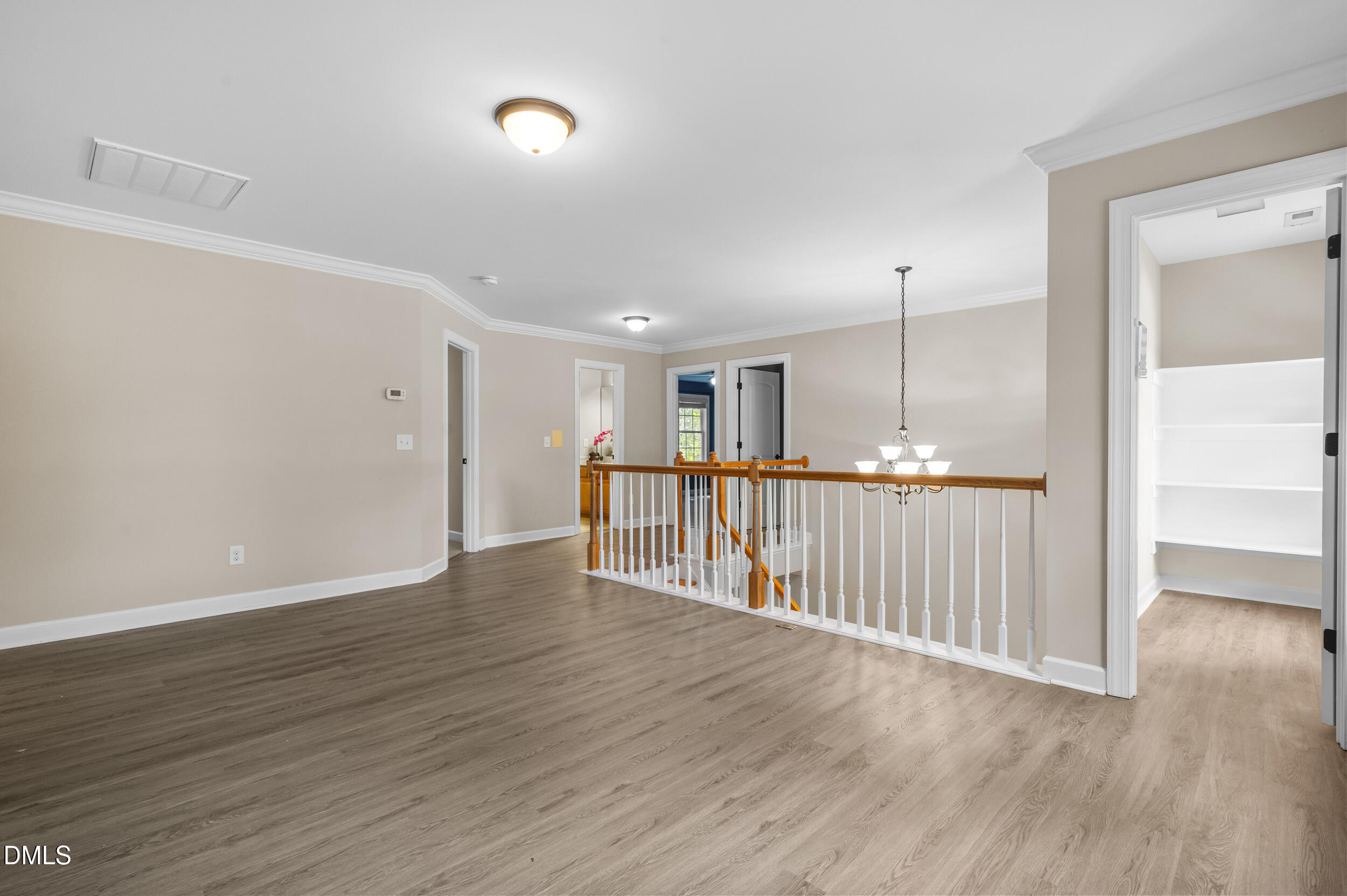 25 Chaucer Court E