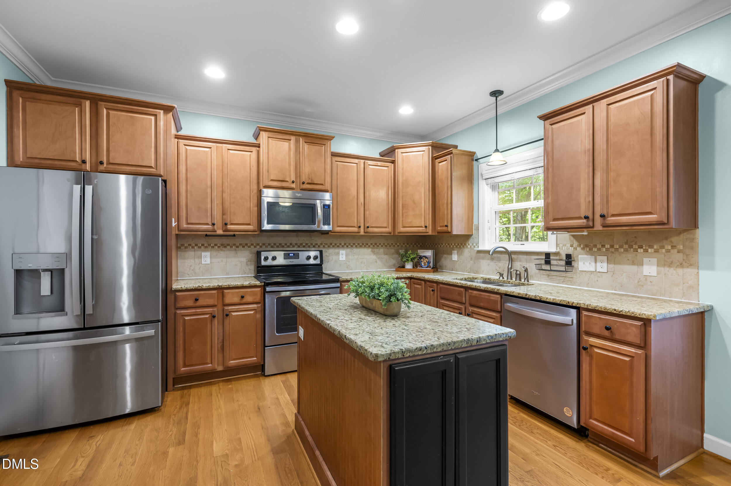25 Chaucer Court E