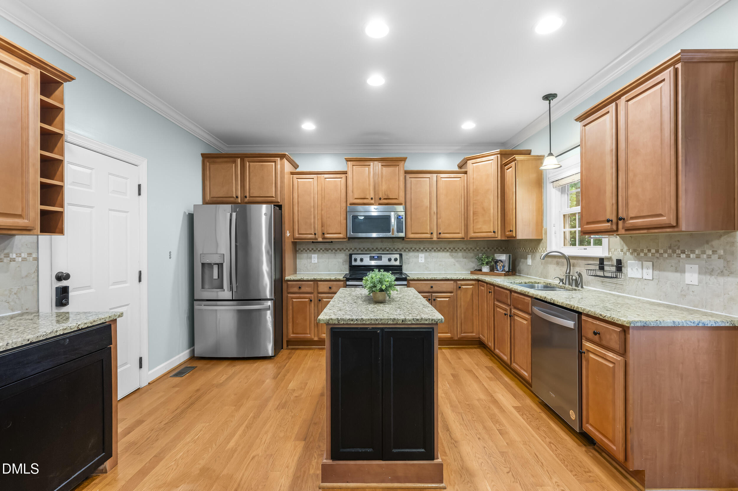 25 Chaucer Court E