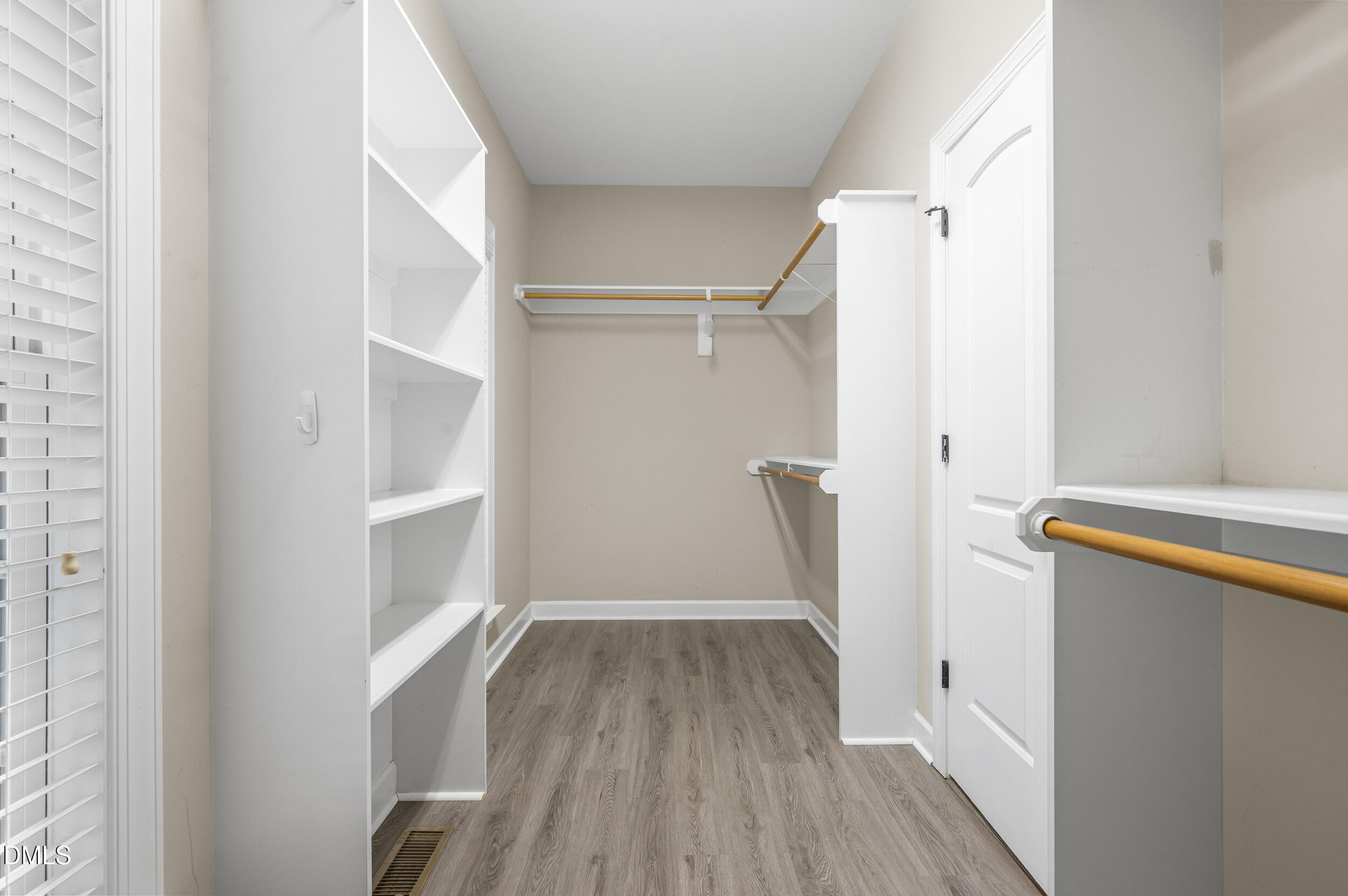 25 Chaucer Court E