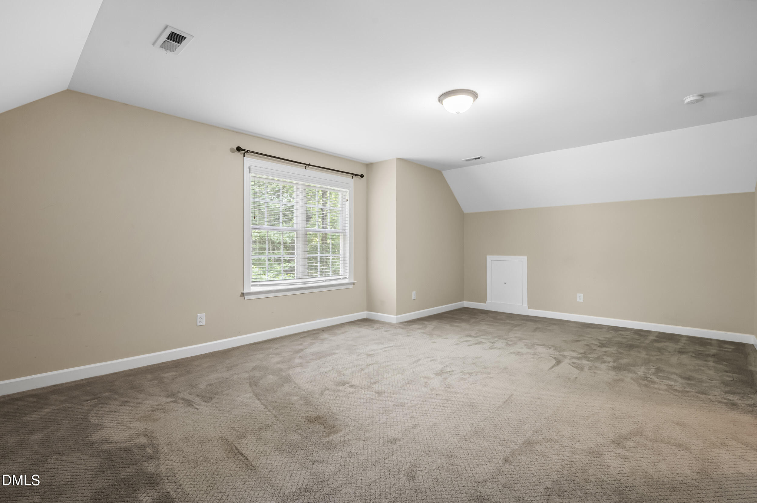 25 Chaucer Court E