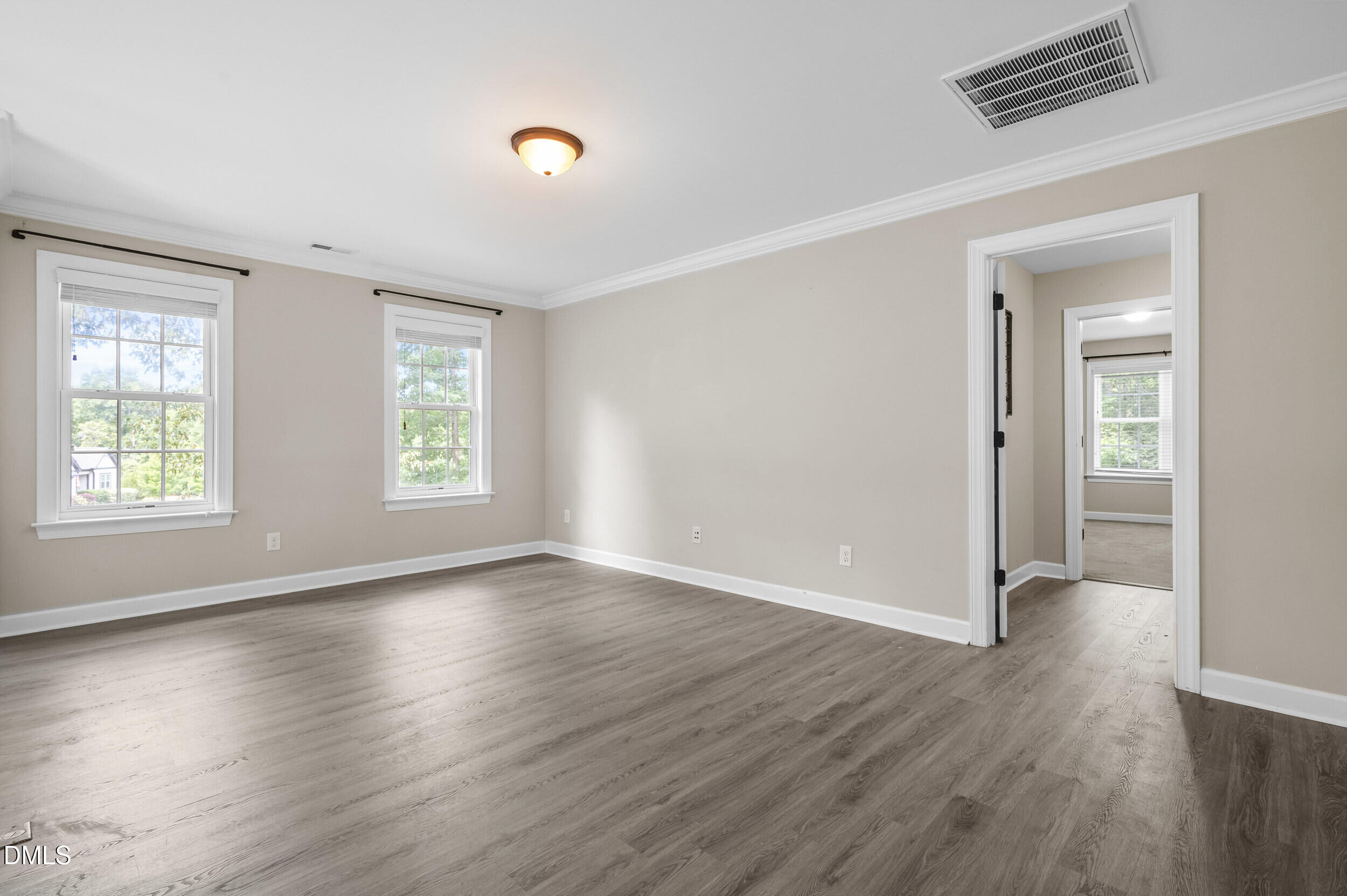 25 Chaucer Court E