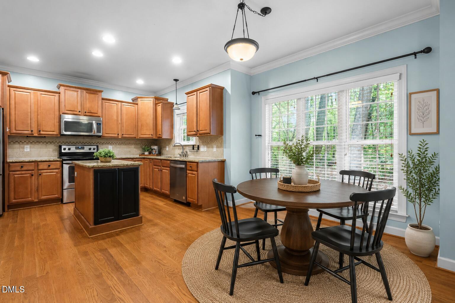 25 Chaucer Court E