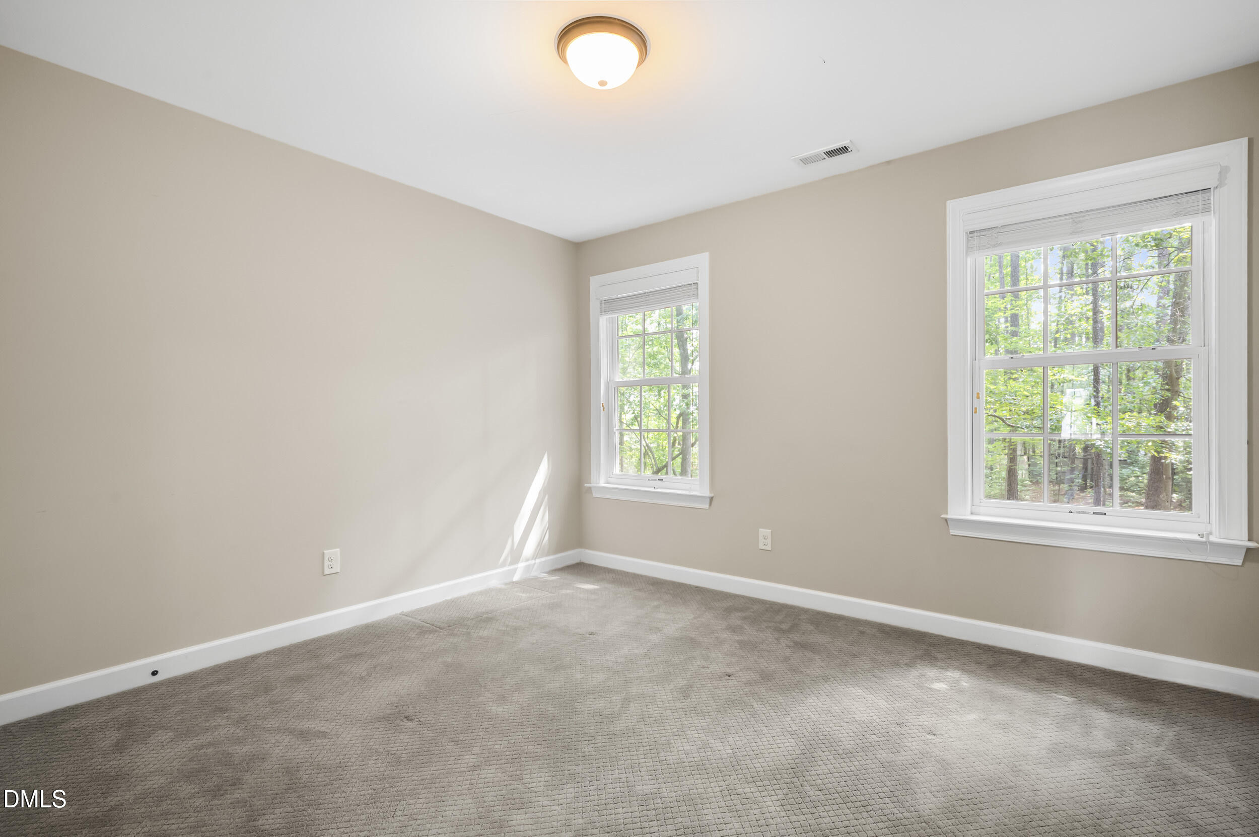25 Chaucer Court E