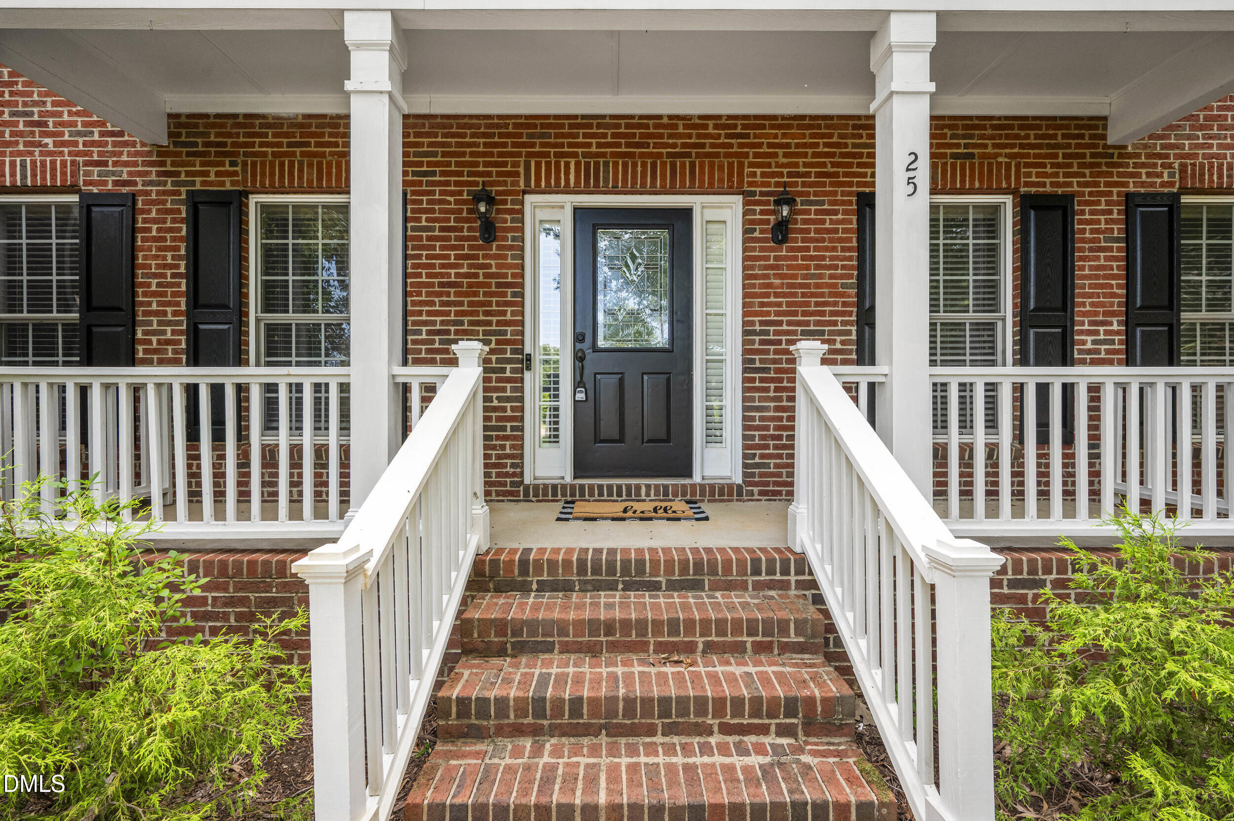 25 Chaucer Court E