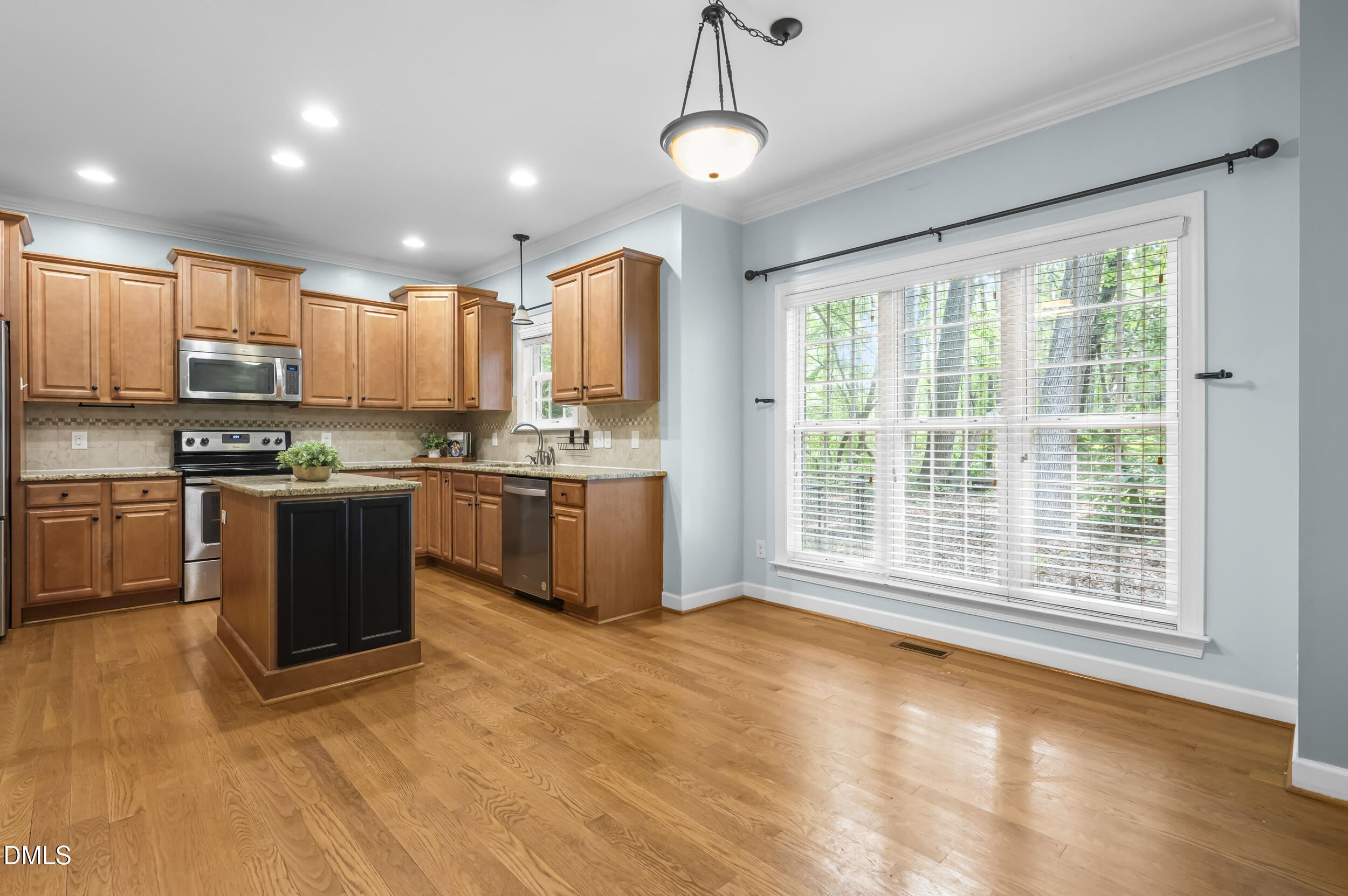 25 Chaucer Court E