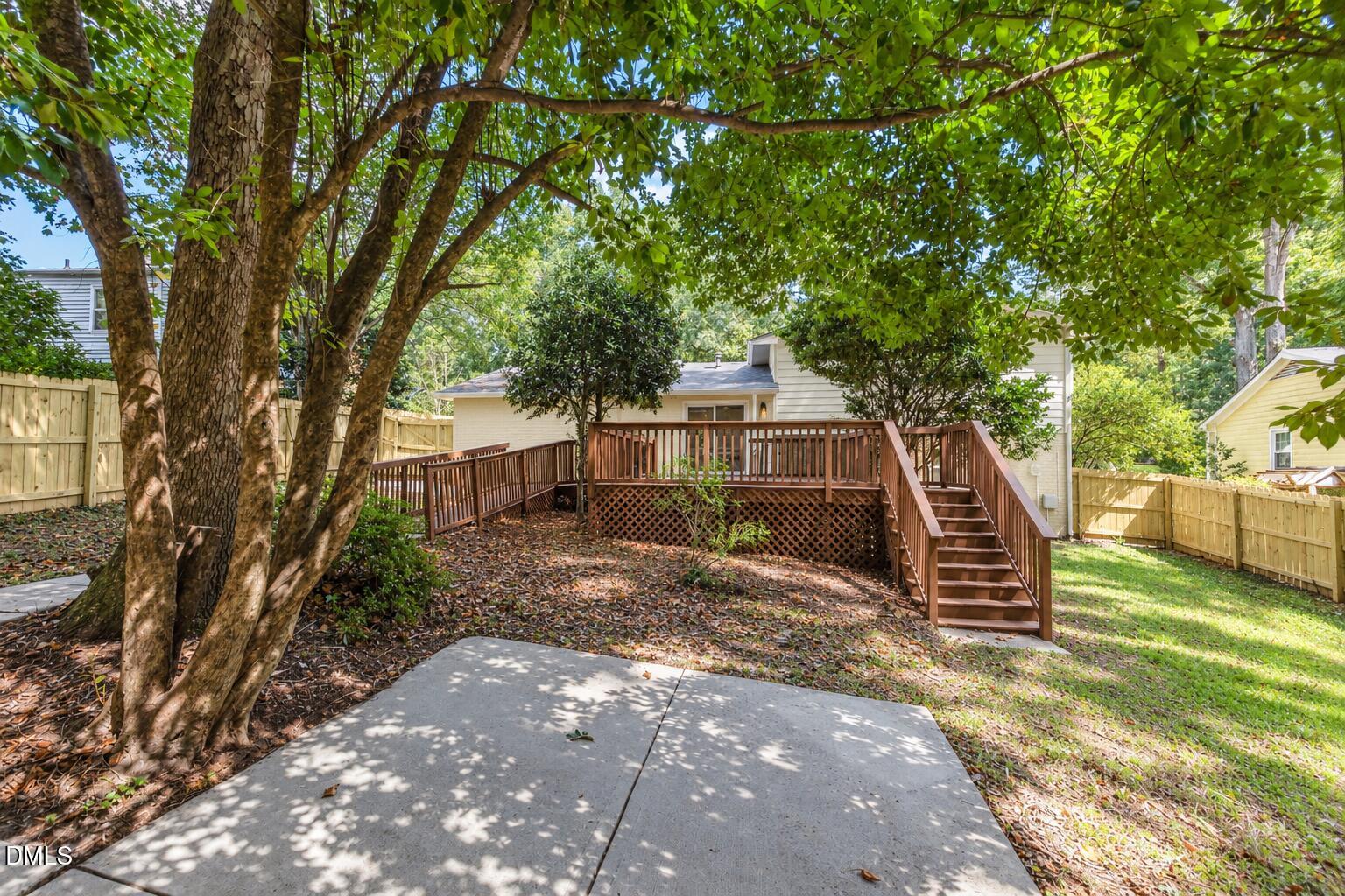 906 Griffis Street