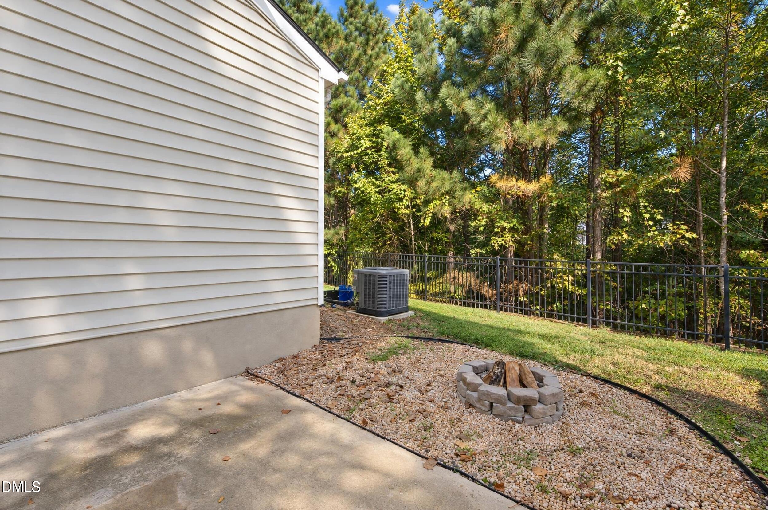 8422 Central Drive