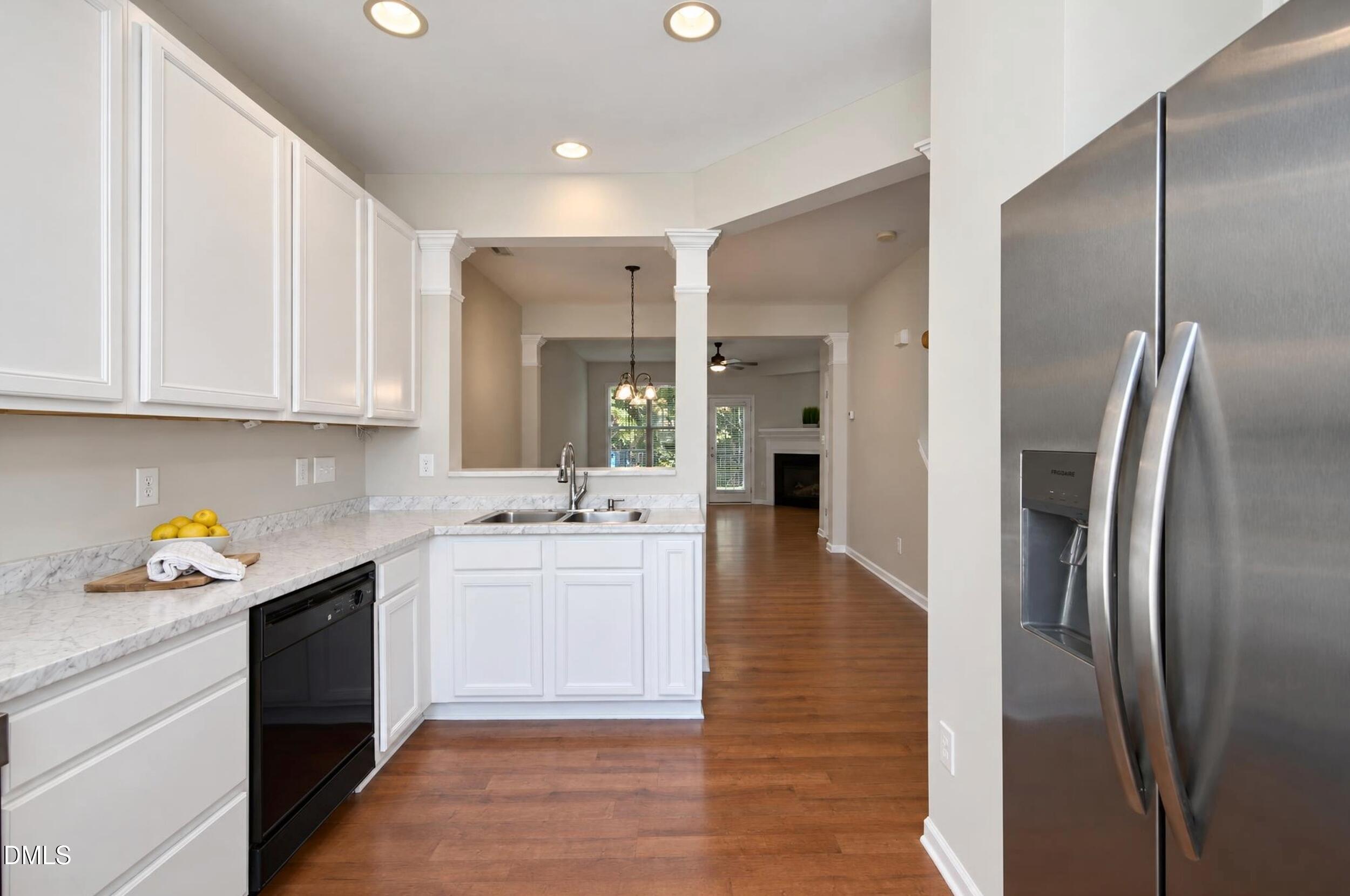 8422 Central Drive