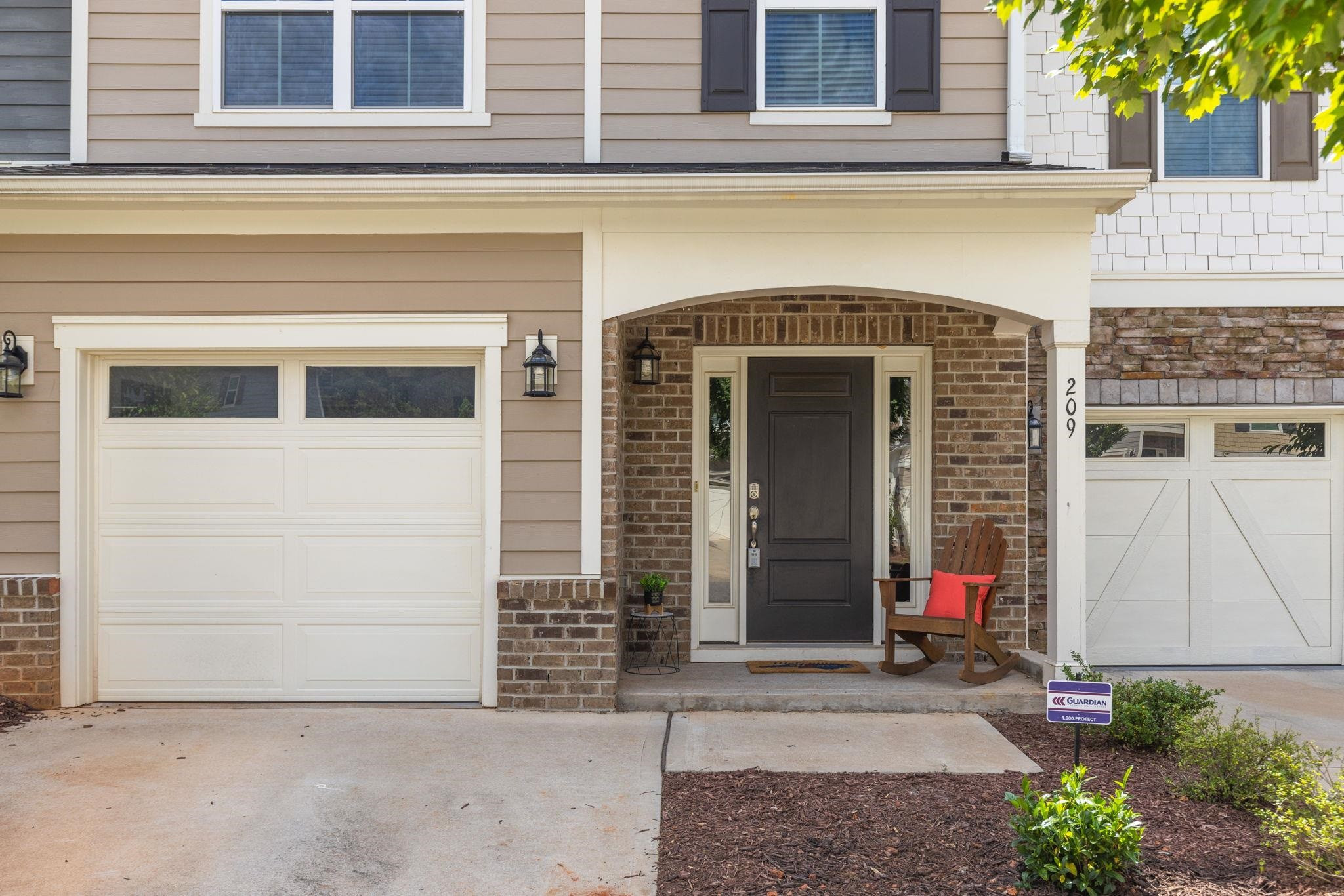 209 Castien Cove Place