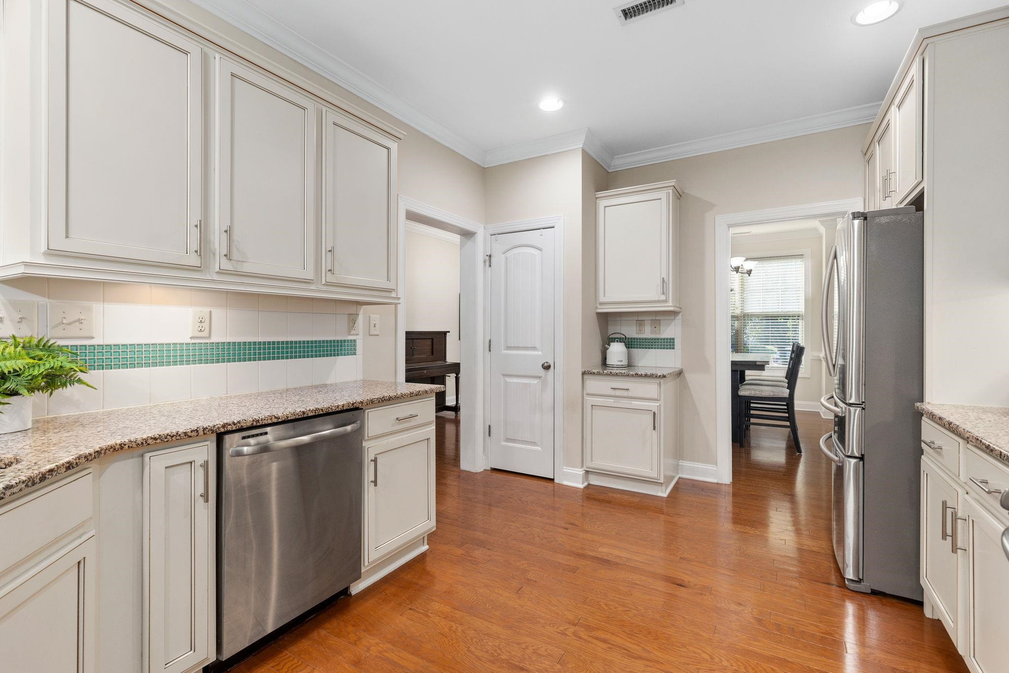 810 Hesler Court