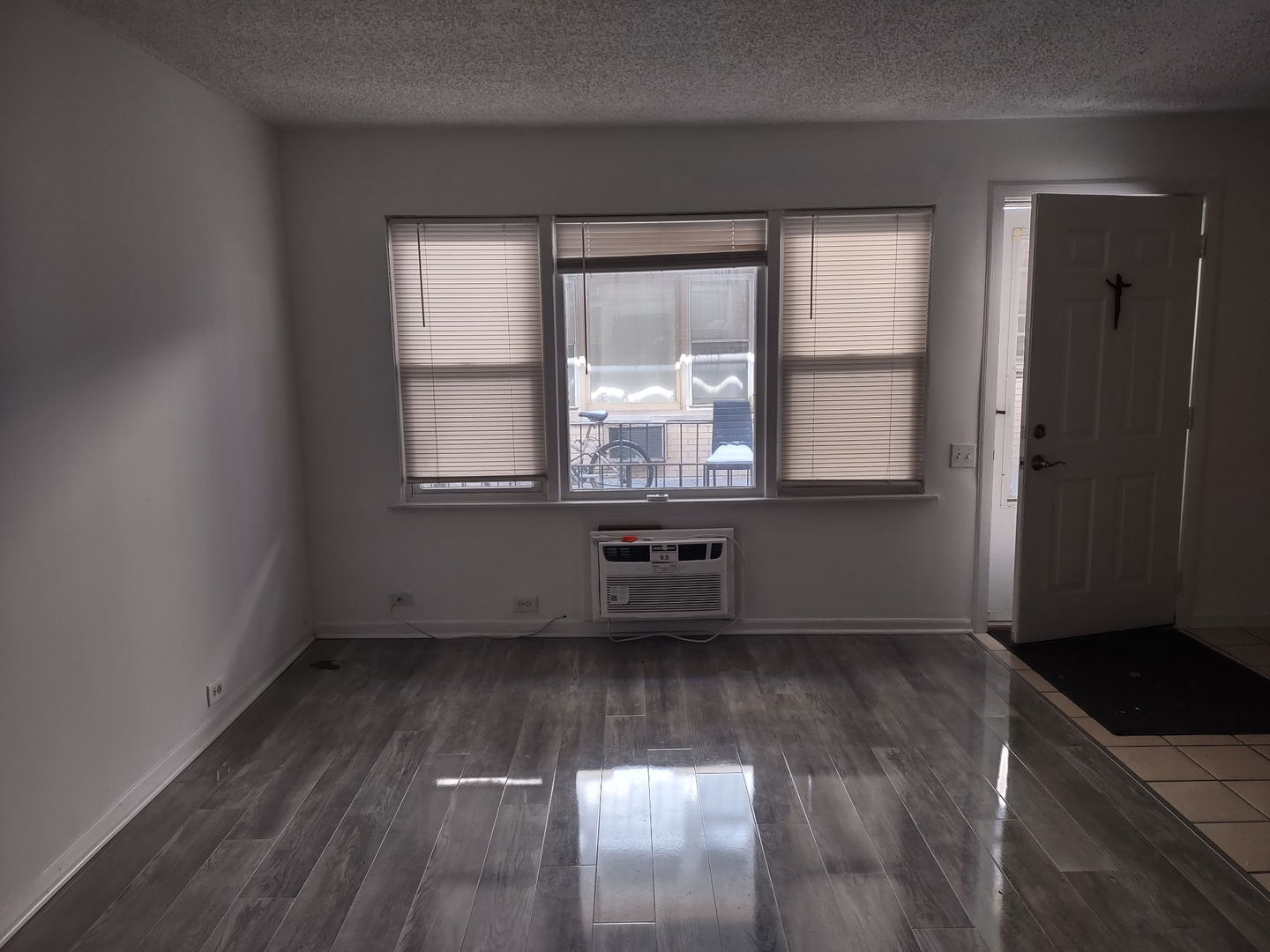 4041 S Harlem Avenue Unit: 3