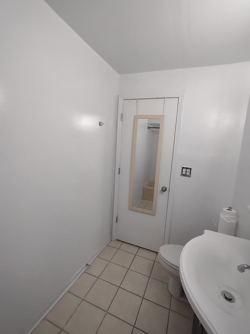 4041 S Harlem Avenue Unit: 3