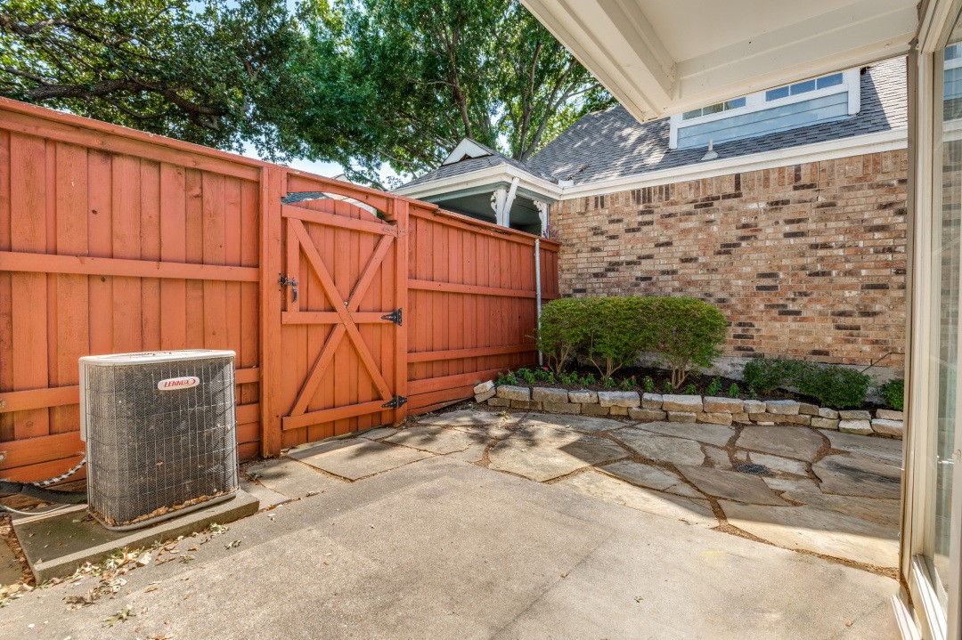18131 Whispering Gables Lane