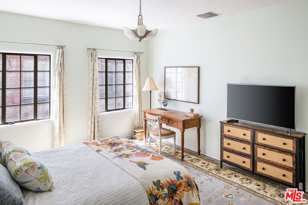 3350 James M Wood Blvd Unit: 8