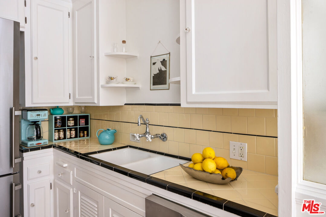 3350 James M Wood Blvd Unit: 8
