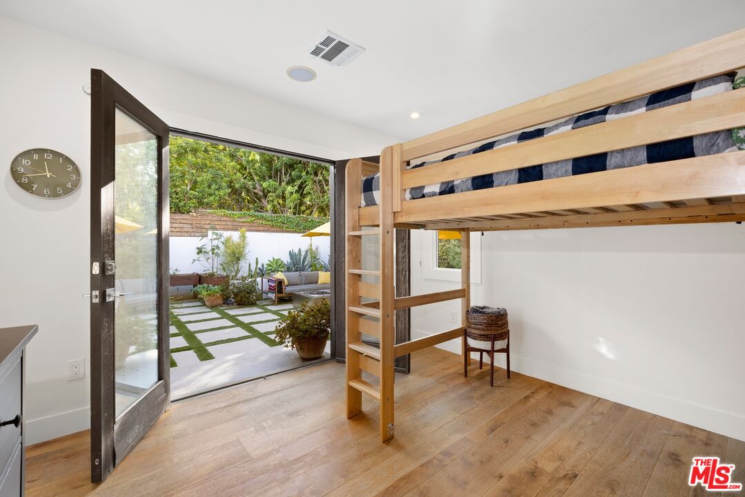 967 Vernon Ave