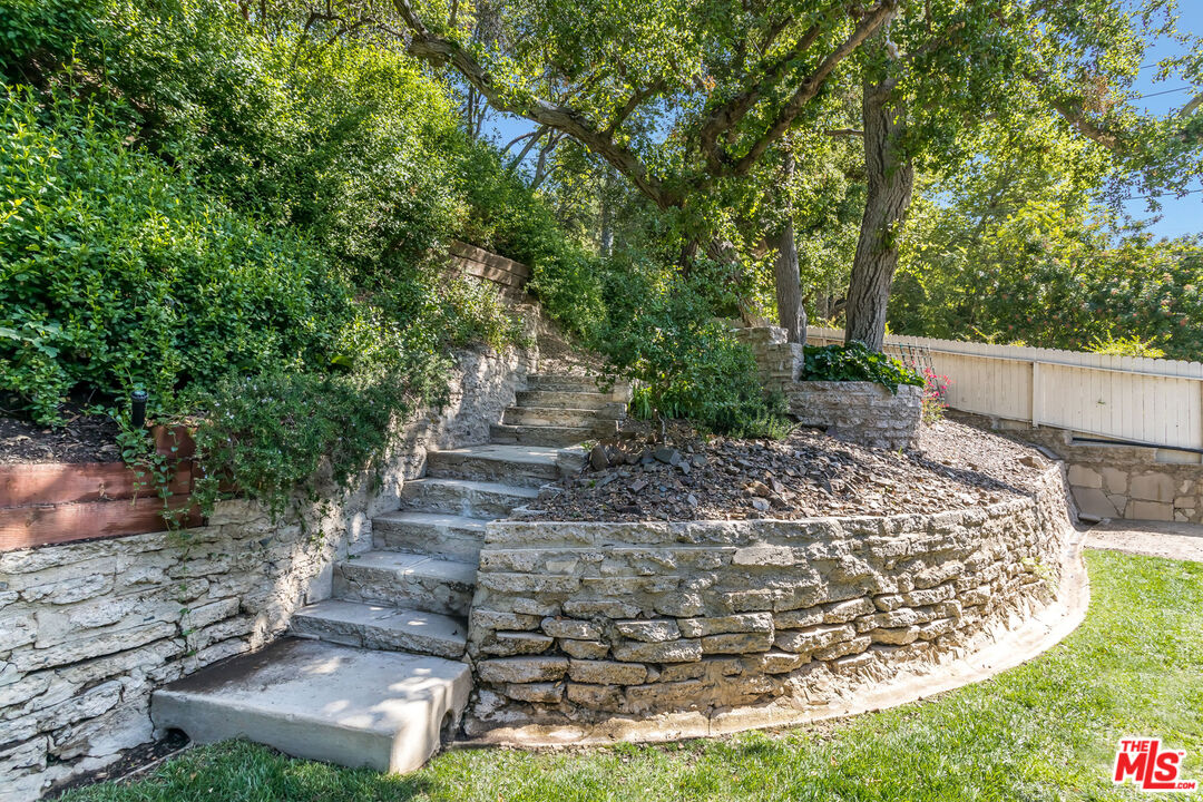 3634 Mandeville Canyon Rd