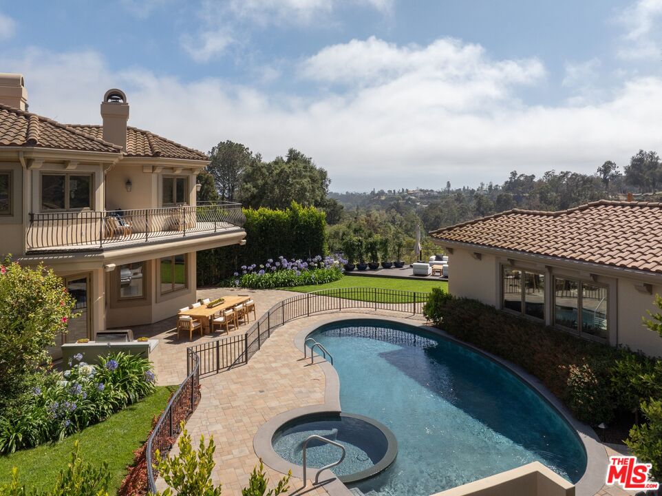 13731 Romany Dr