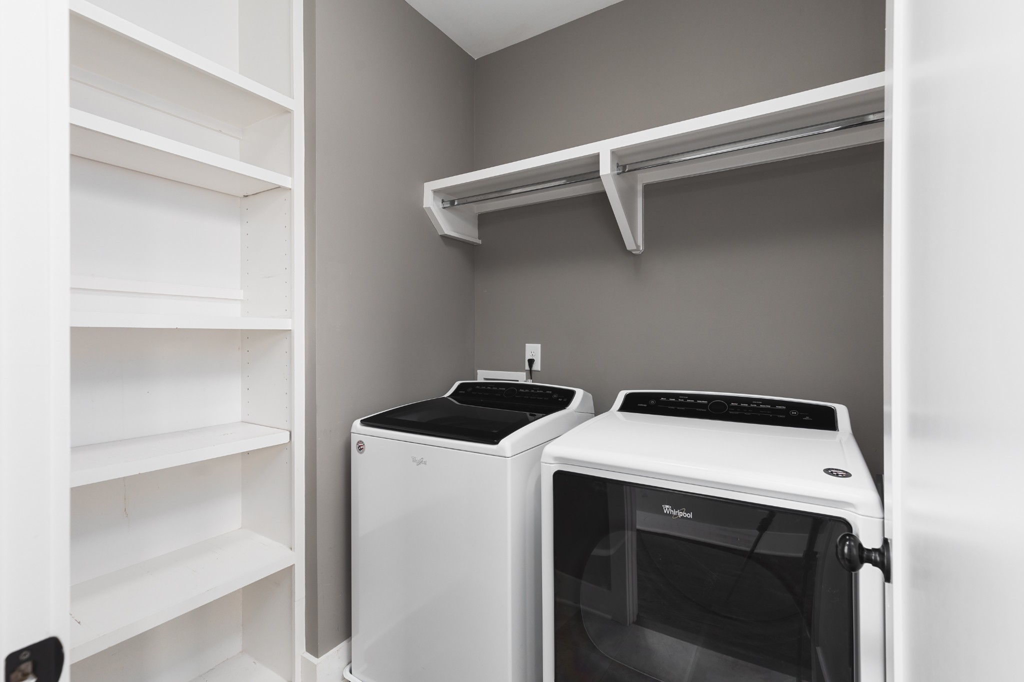 1721B Knowles St Unit: B