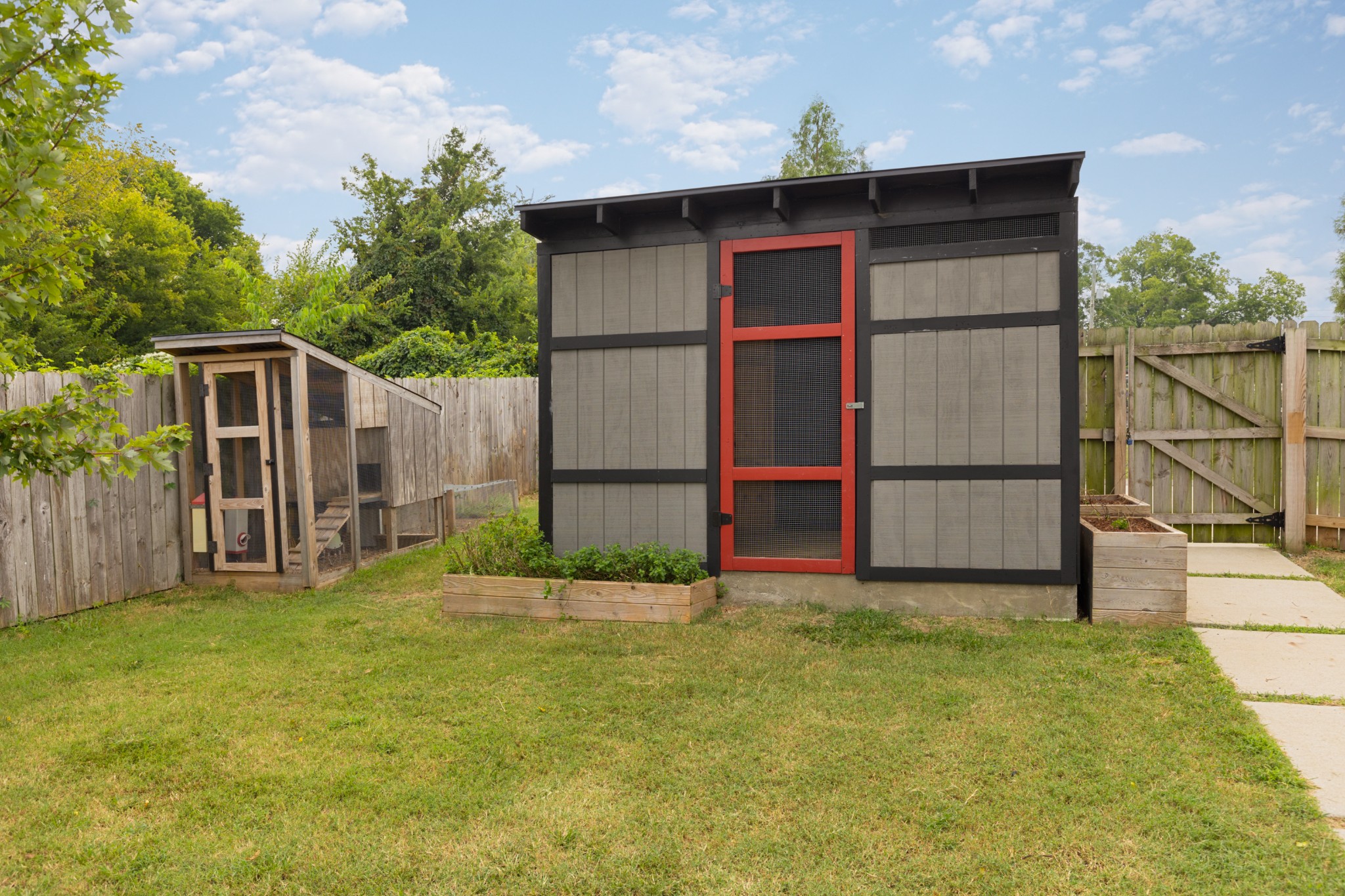 1721B Knowles St Unit: B