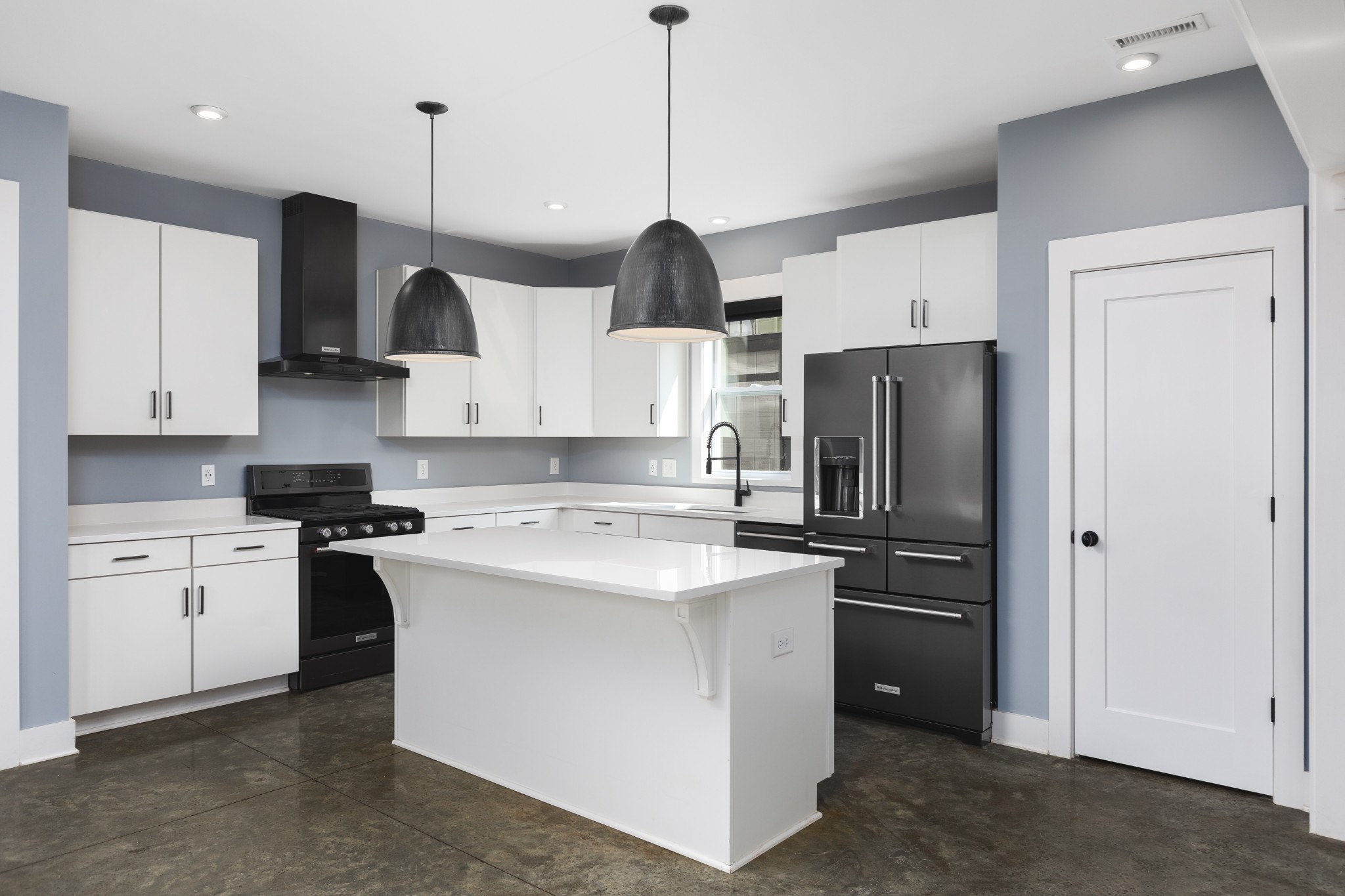 1721B Knowles St Unit: B