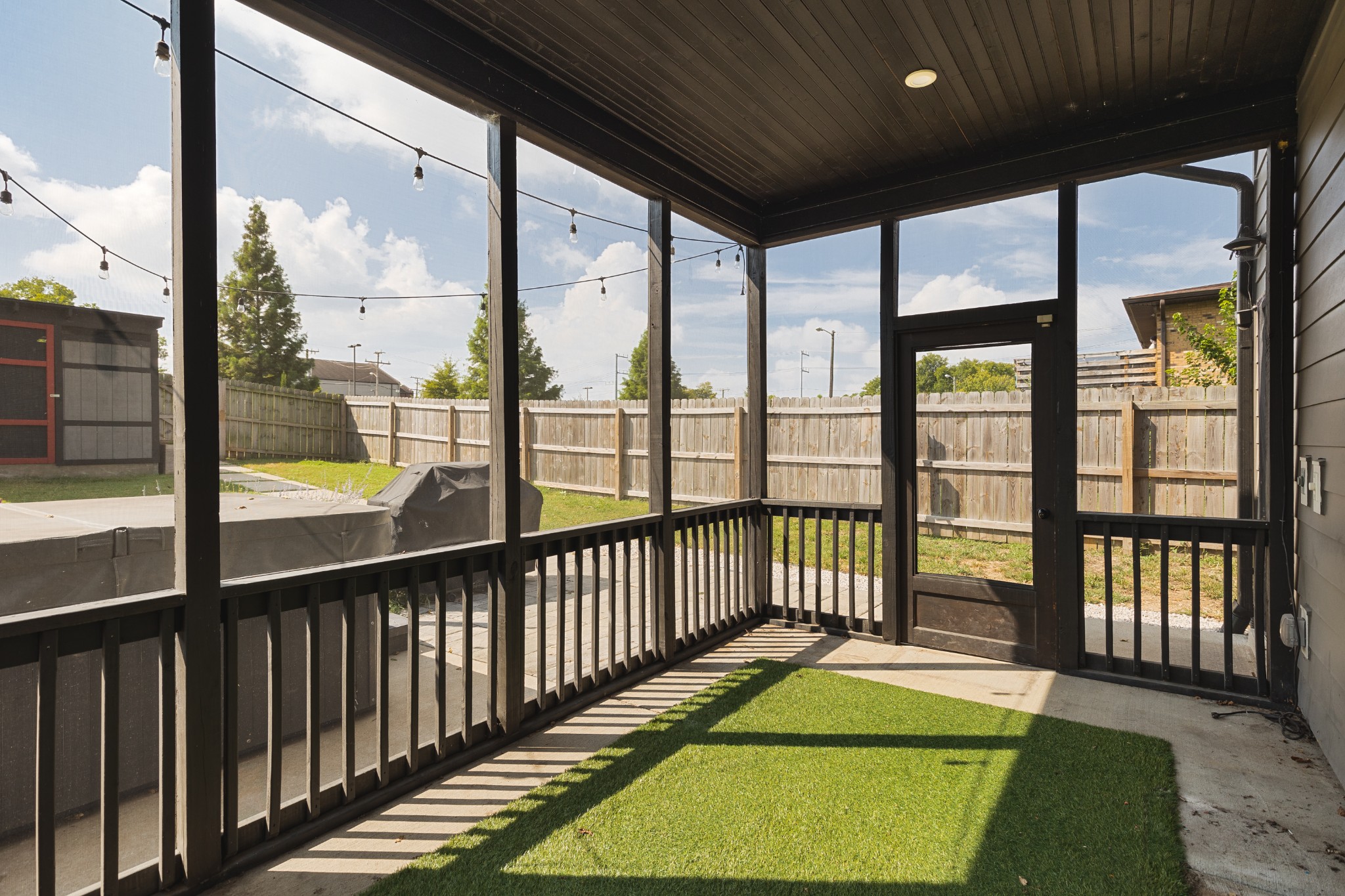 1721B Knowles St Unit: B