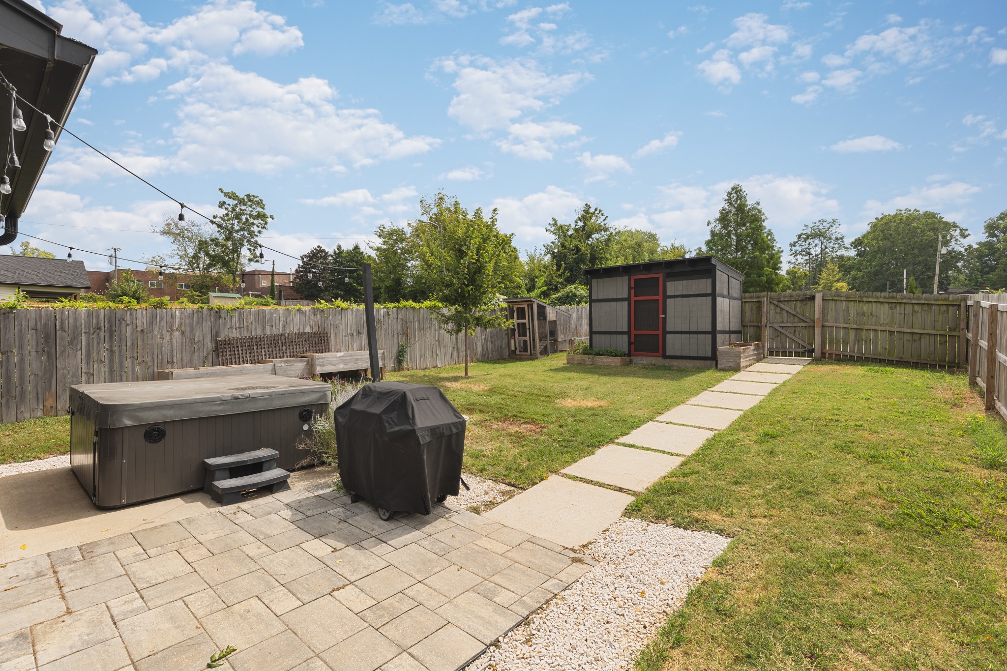 1721B Knowles St Unit: B