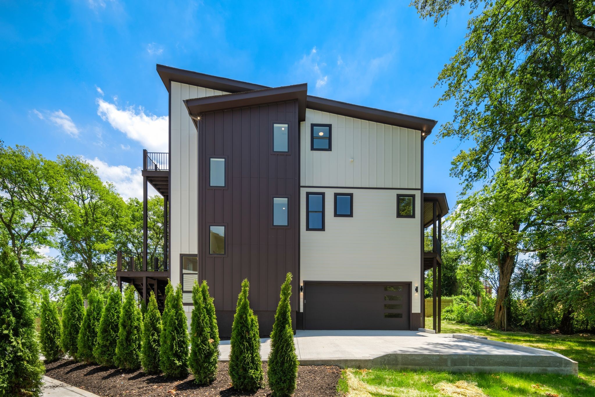 2211 Summitt Ave Unit: A
