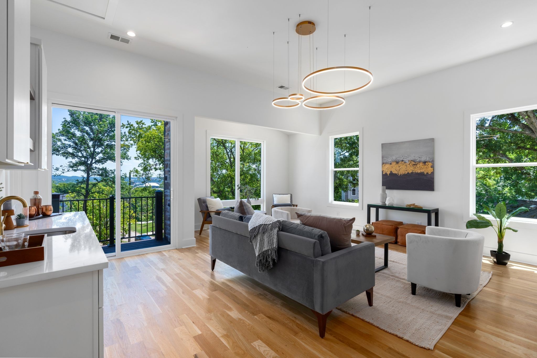 2211 Summitt Ave Unit: A