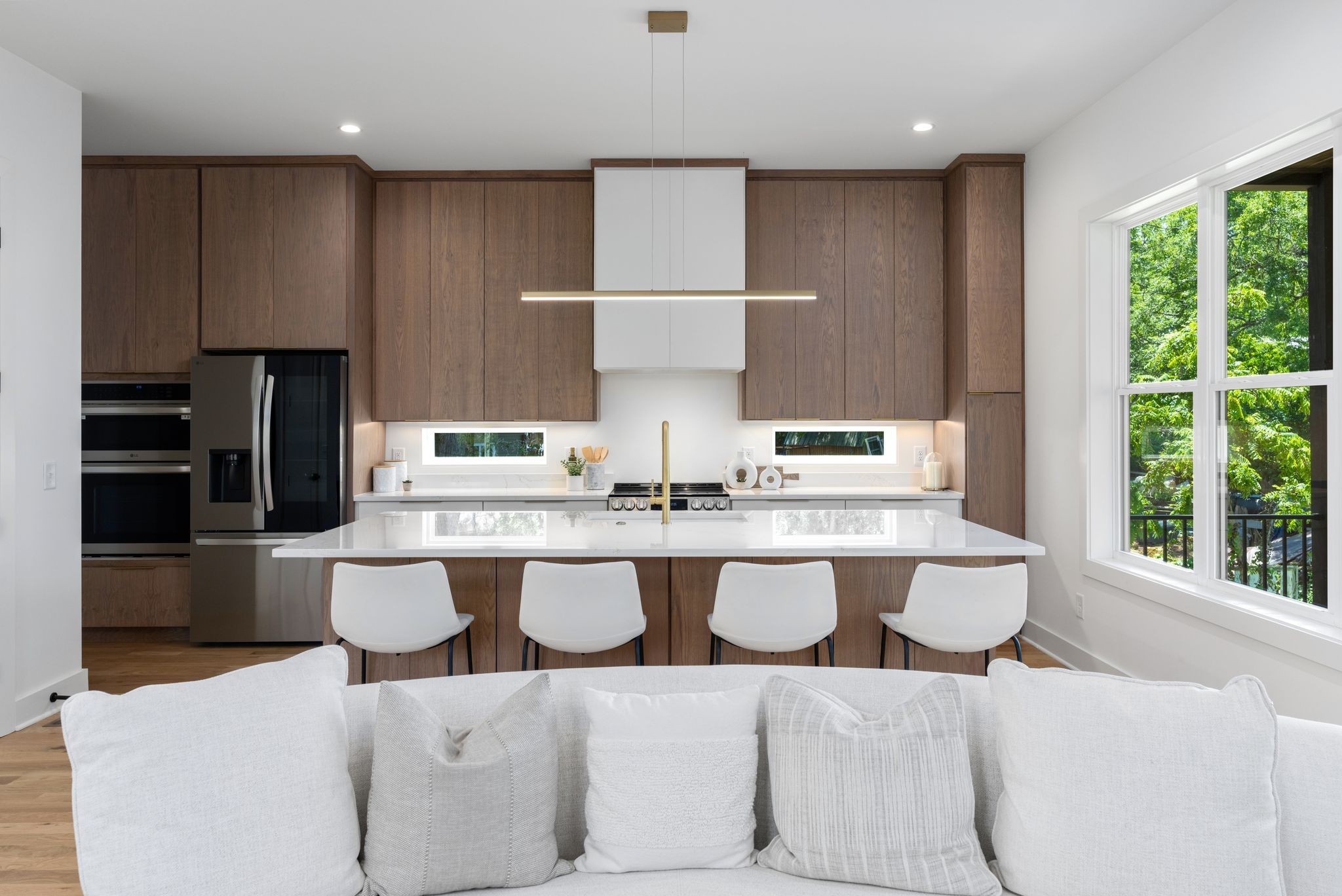 2211 Summitt Ave Unit: A