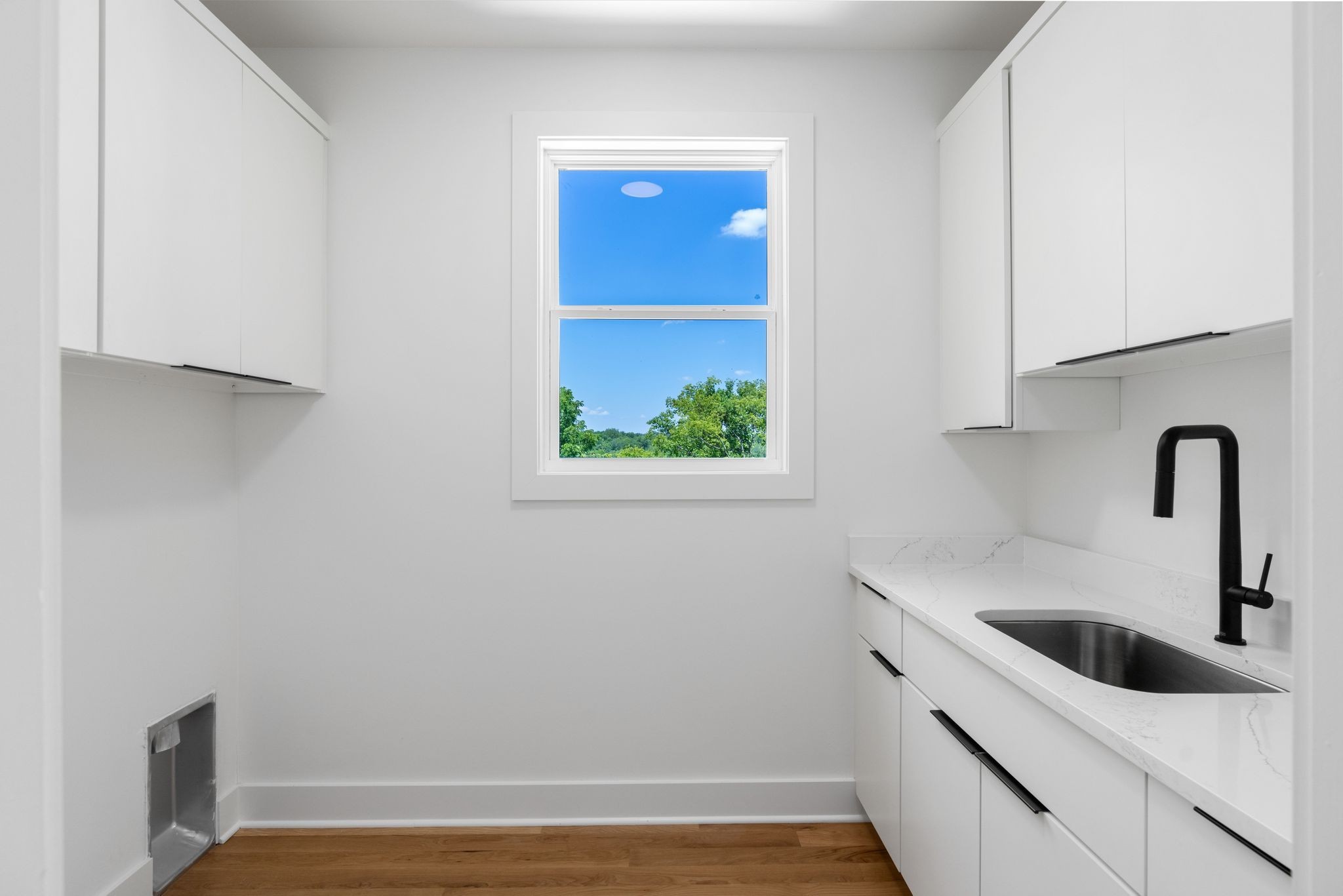 2211 Summitt Ave Unit: A