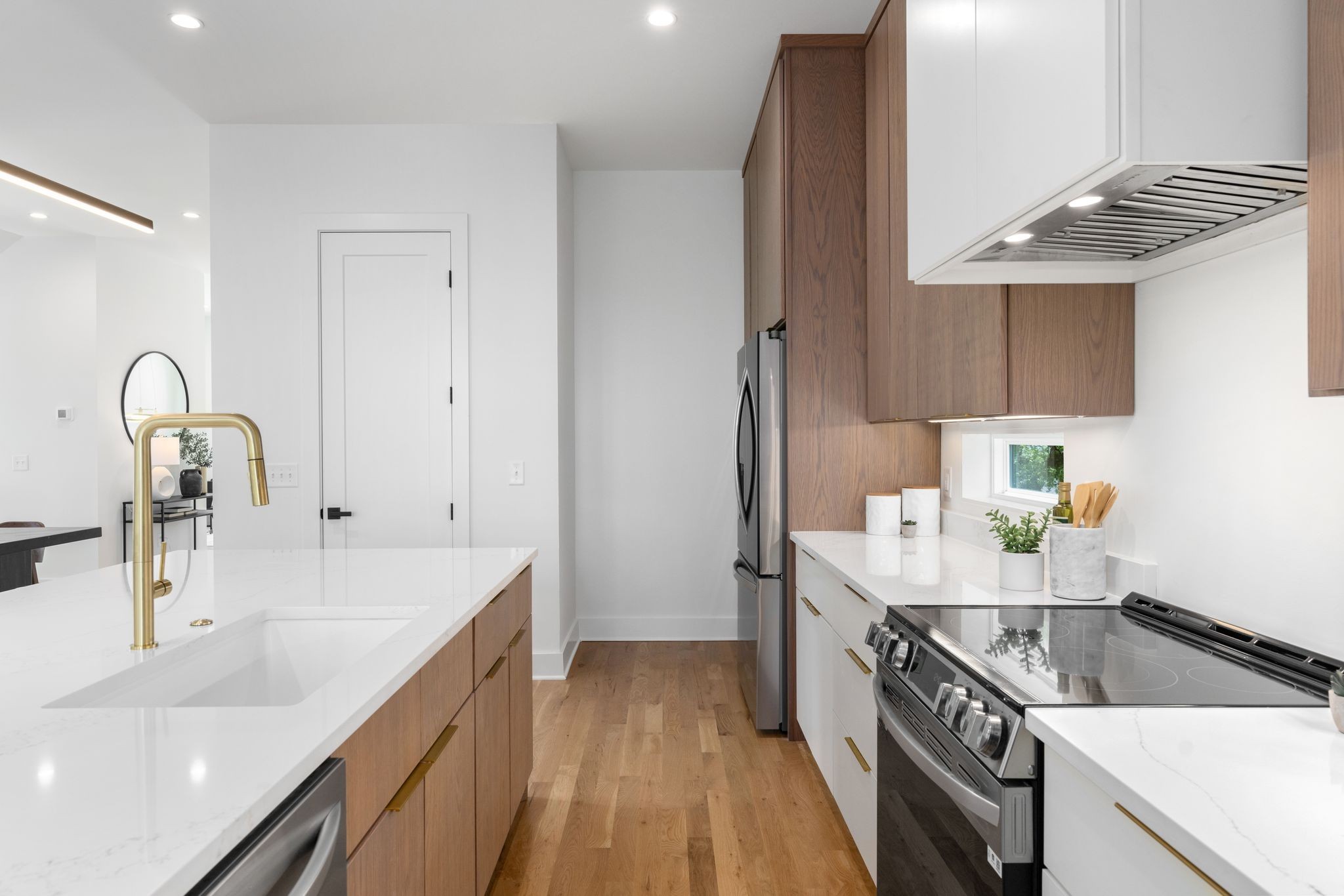 2211 Summitt Ave Unit: A