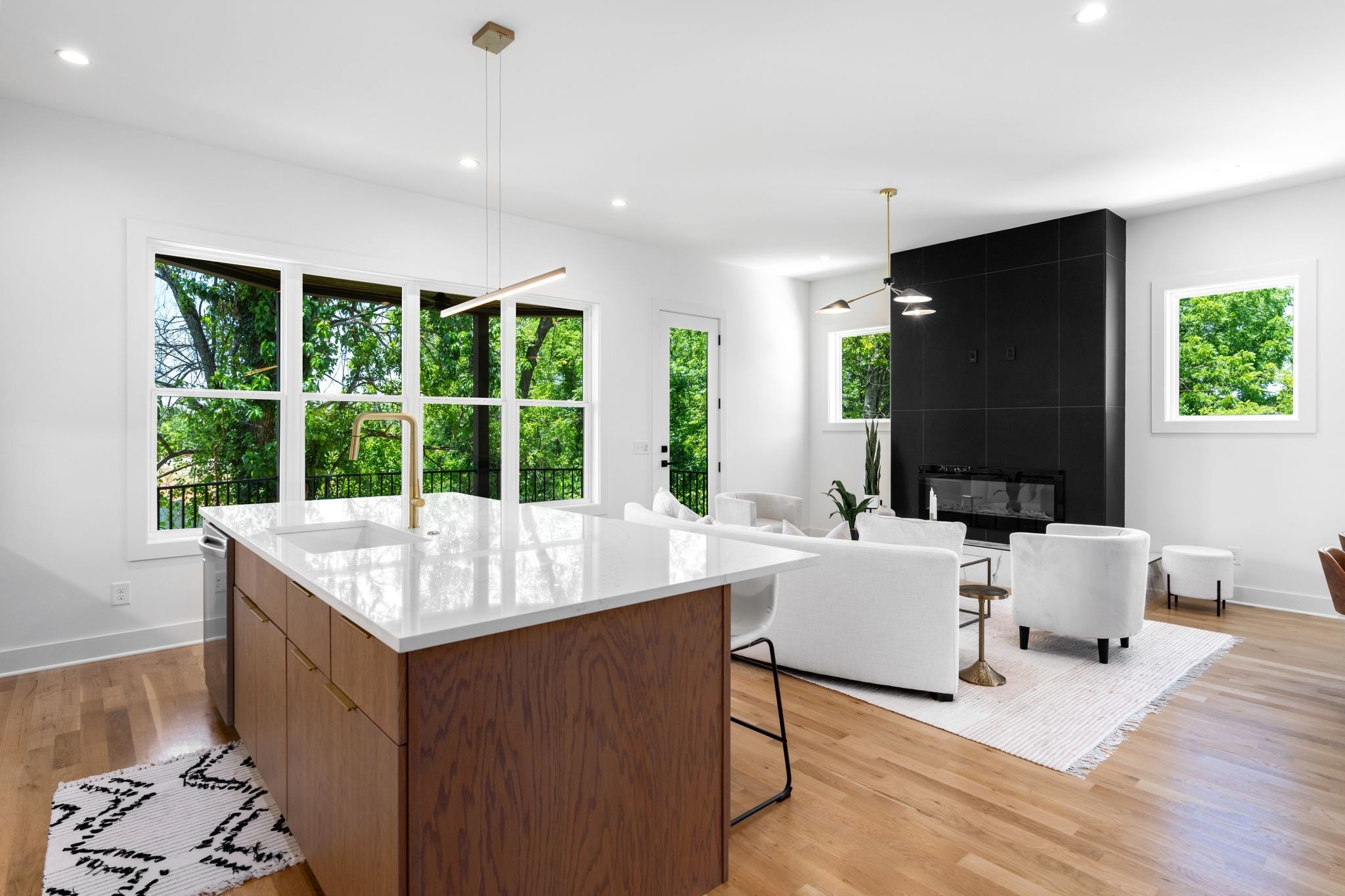 2211 Summitt Ave Unit: A
