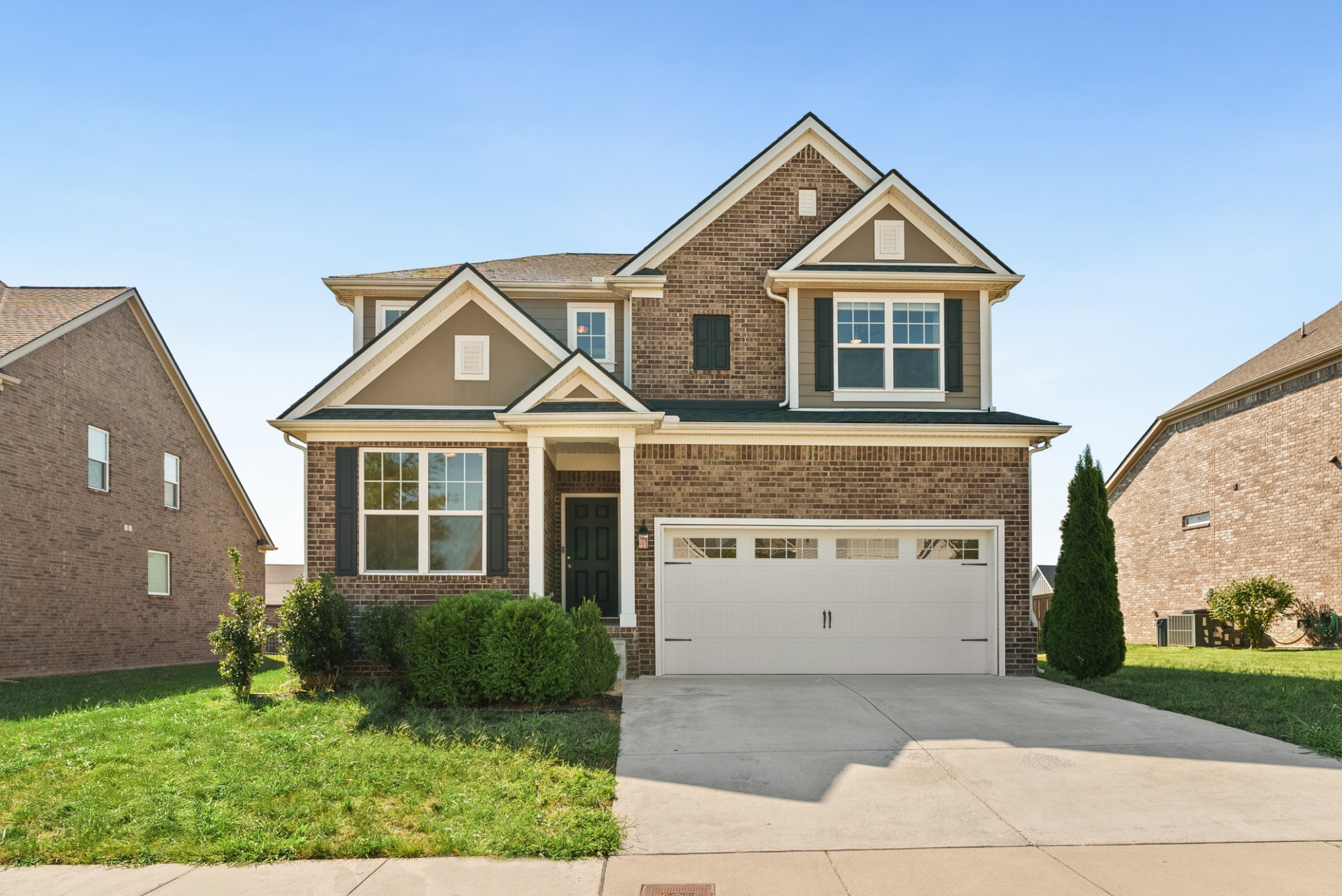 305 Eastwood Ln